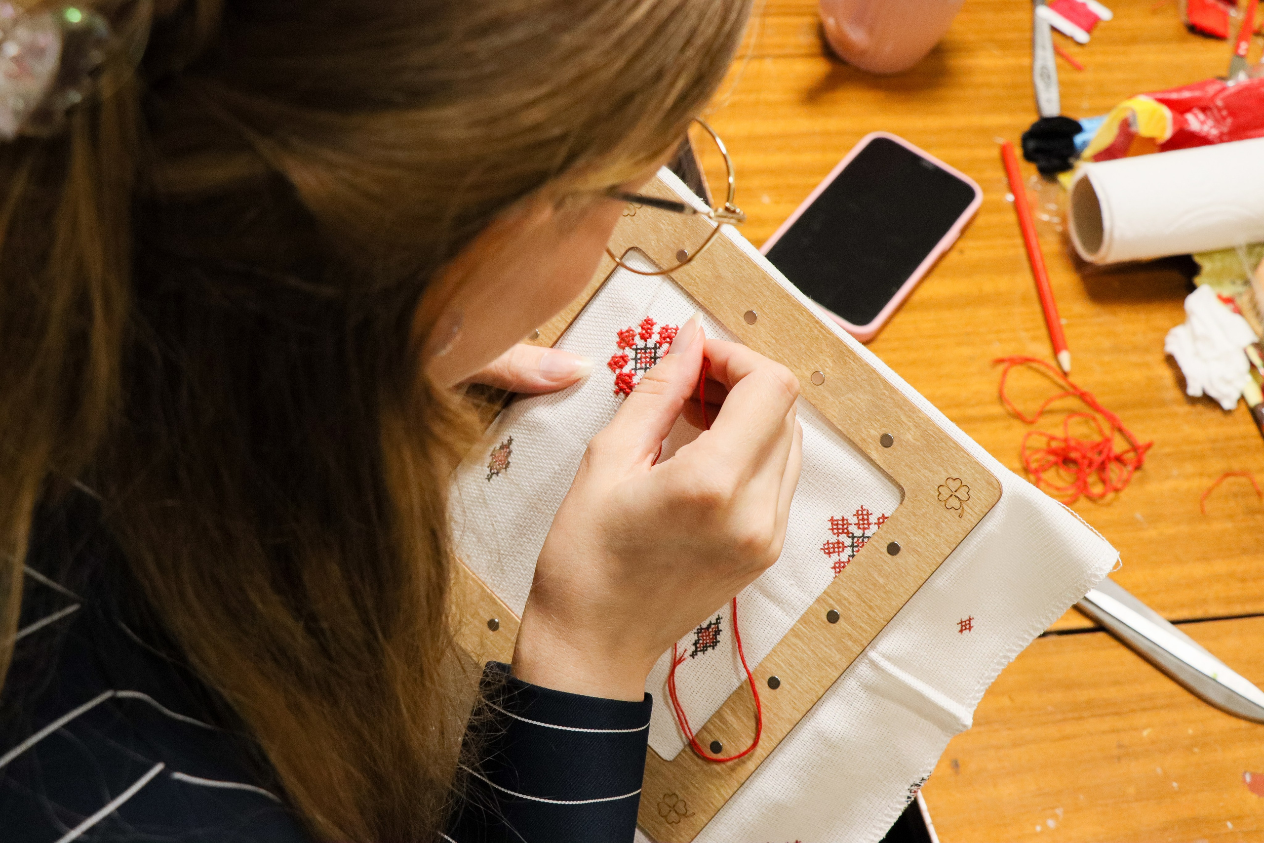 Мастер-класс по вышивке орнаментов. Портретный и репортажный фотограф в Анапе Злата Хидзик