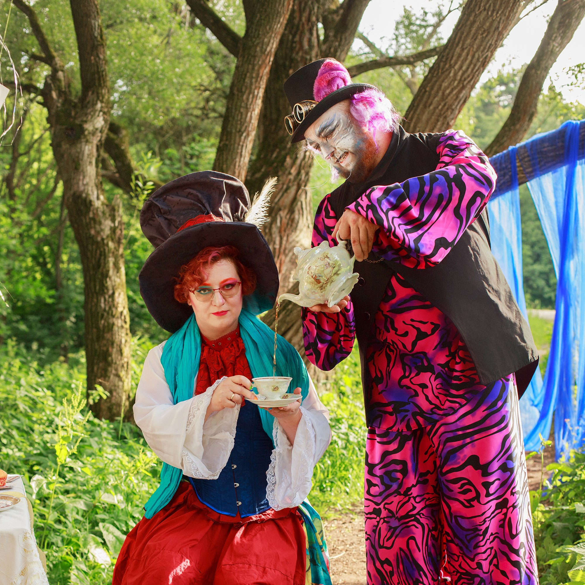 Семейная фотосессия «Безумное чаепитие». Необычные портретные фотосессии под ключ в Москве