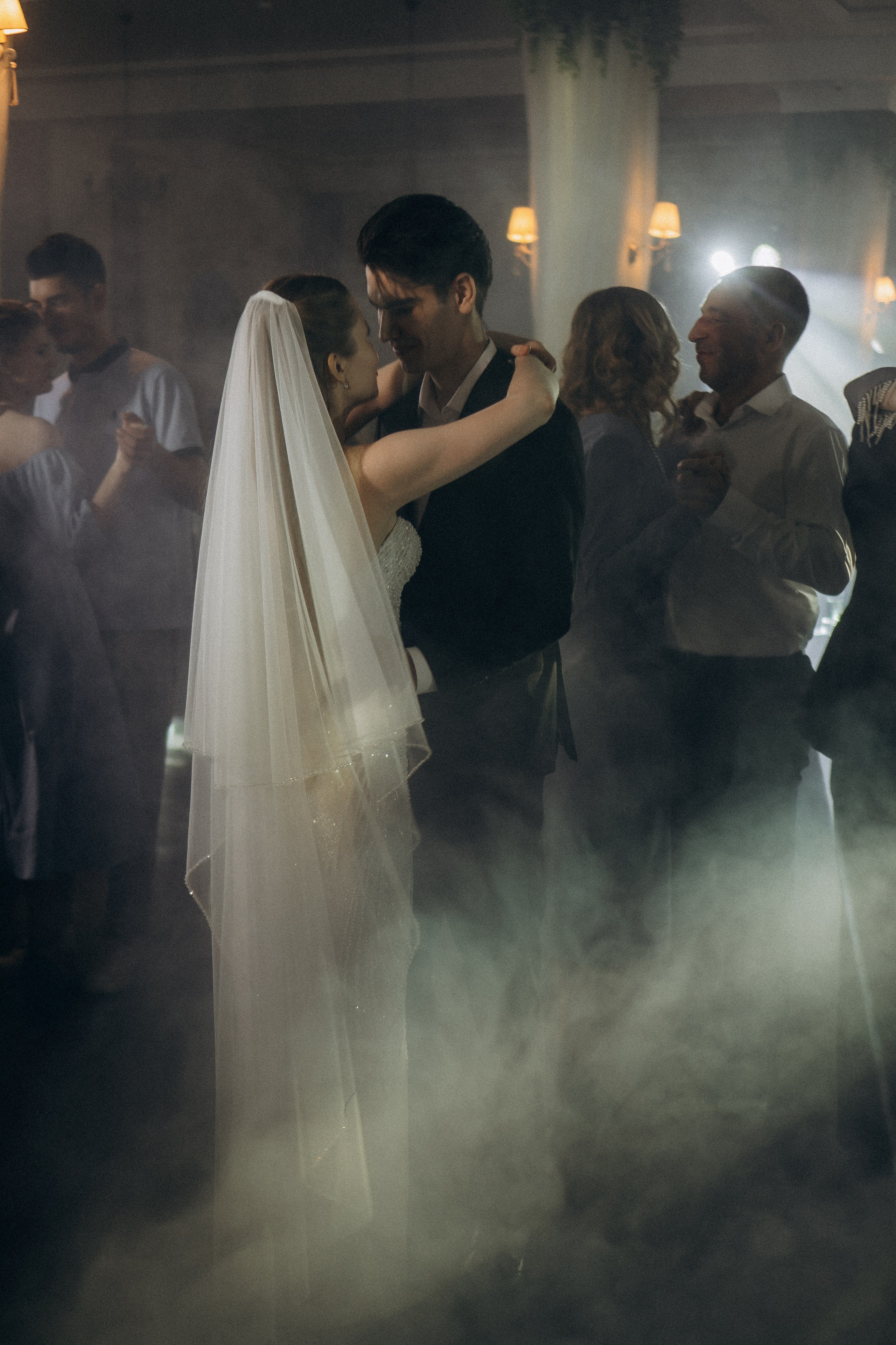 СВАДЕБНАЯ СЬЕМКА СБОРОВ В ОТЕЛЕ И ВЫЕЗД НА ЦЕРЕМОНИЮ (СНЯТО В СИБИРЕ В НИЖНЕВАРТОВСКЕ). Профессиональный фотограф, Санкт-Петербург — Виктория Богомолова