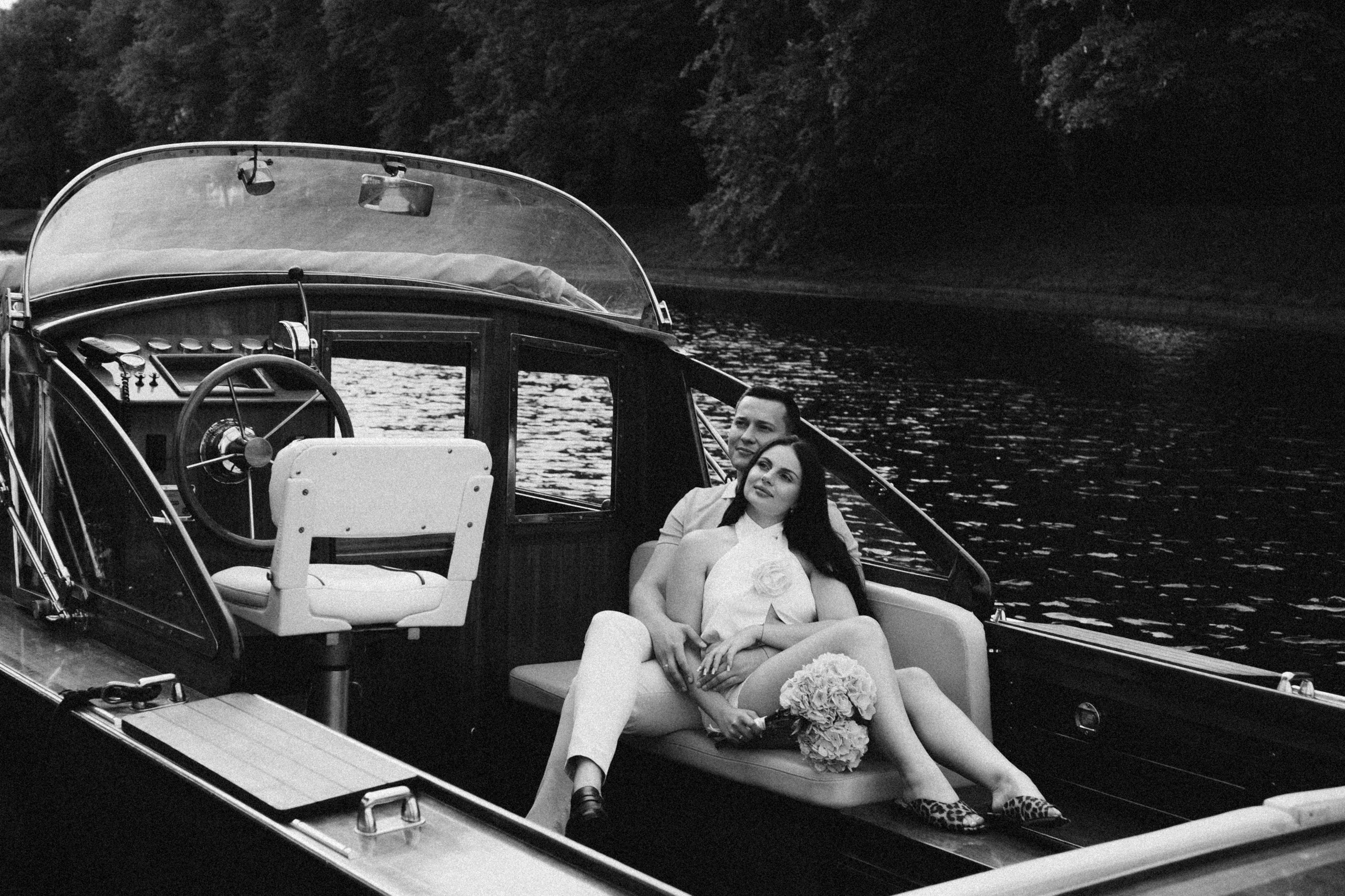 СВАДЕНБНАЯ СЬЕМКА НА КАТЕРЕ ПО КАНАЛАМ САНКТ-ПЕТЕРБУРГА И В АКВАТОРИИ НЕВЫ. Профессиональный фотограф, Санкт-Петербург — Виктория Богомолова