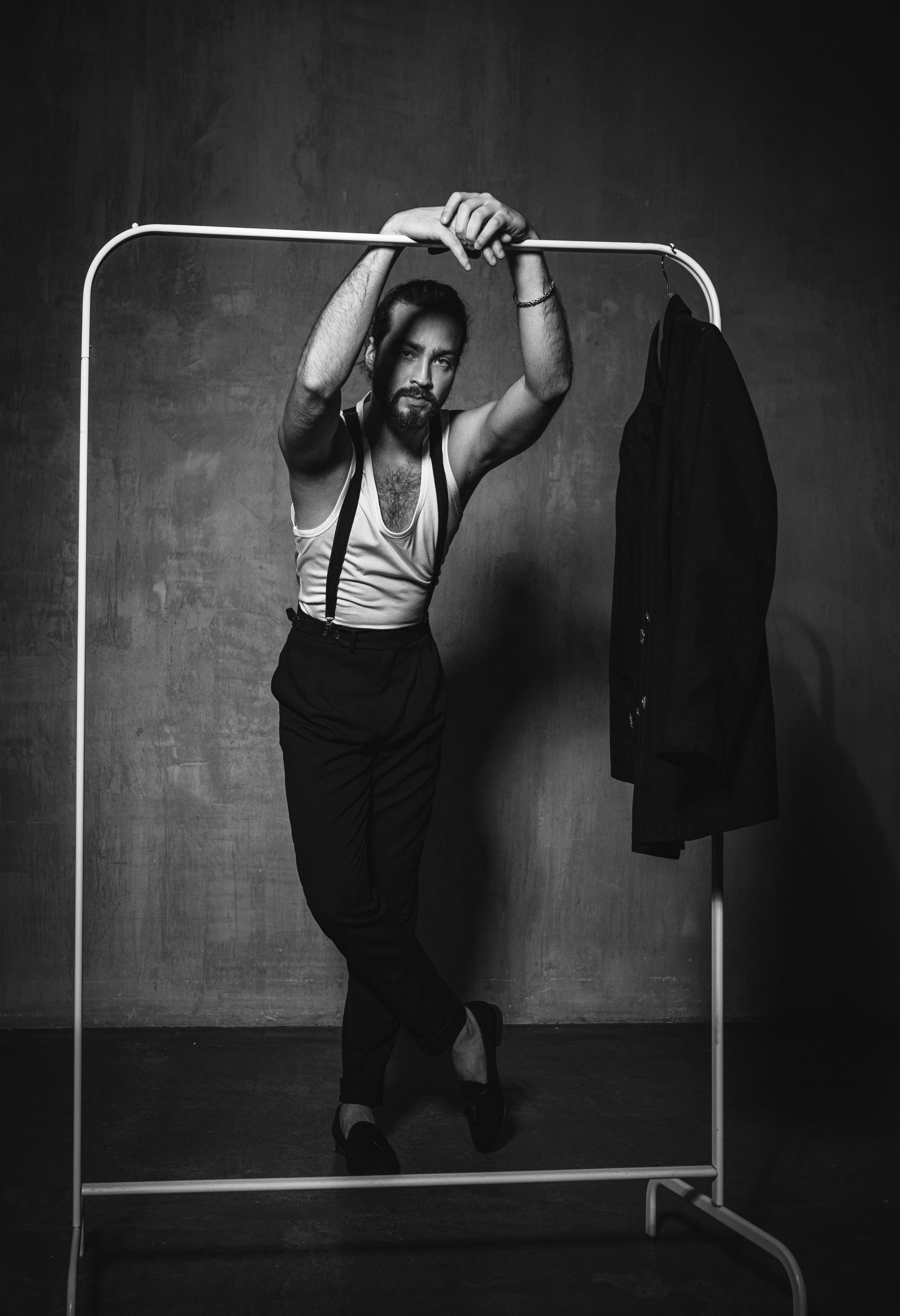 Фотосессия для парня в студии