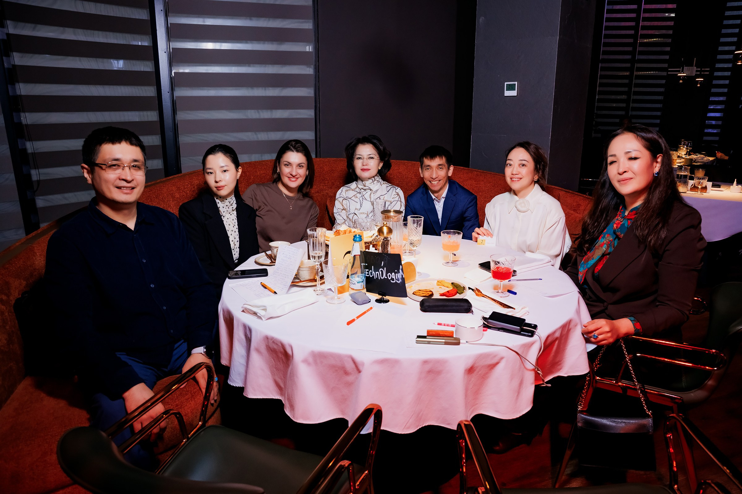 Вокруг Света за 60 Секунд-Sunset Meat Restaurant. Репортажный фотограф в Алматы Каюпов Сержан