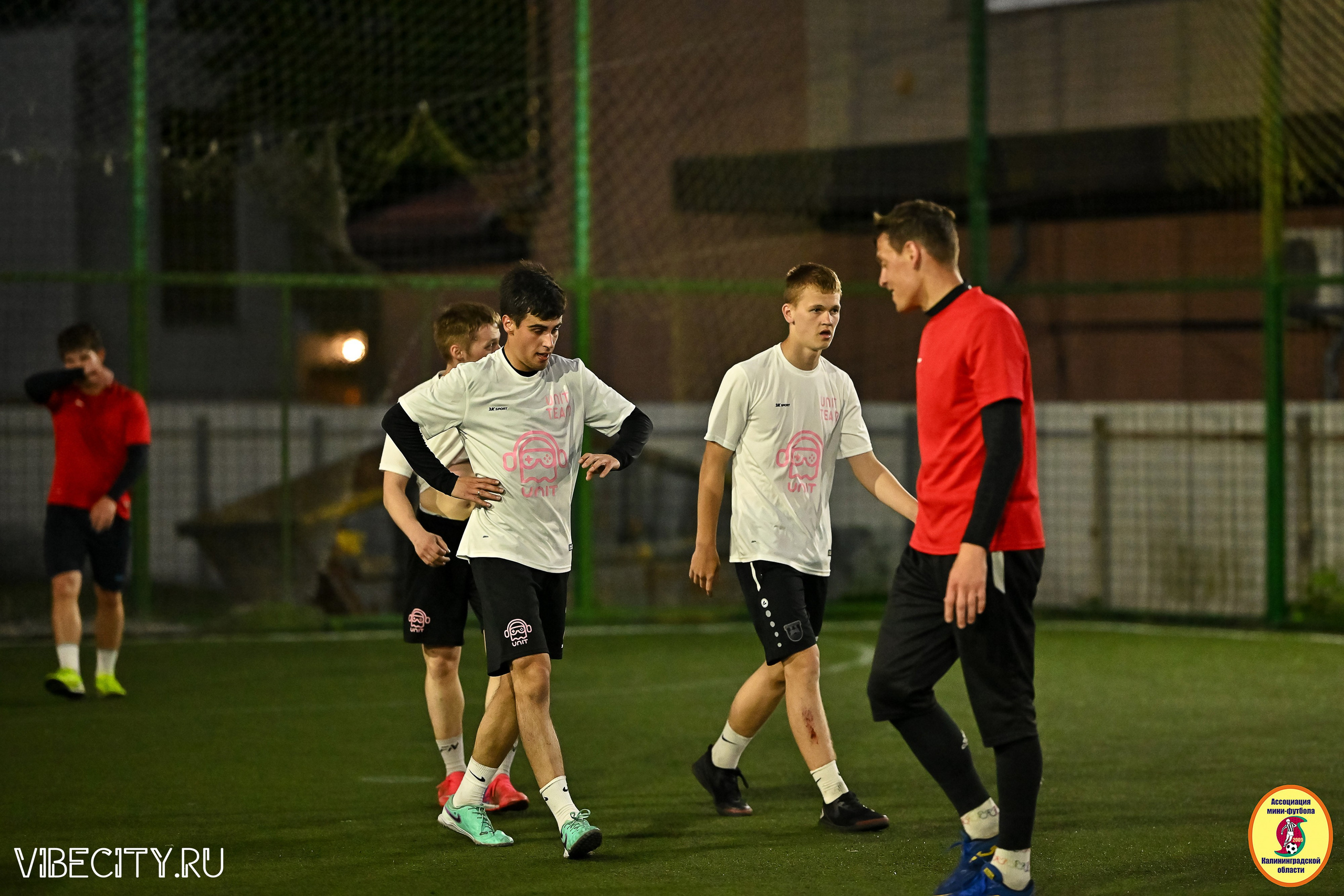 ИГРЫ МИНИ-ФУТБОЛЬНОЙ И КОРПОРАТИВНОЙ ЛИГИ. VIBECITY.RU Вайб Сити Ру Фоторепортажи Фотоотчеты Калининград