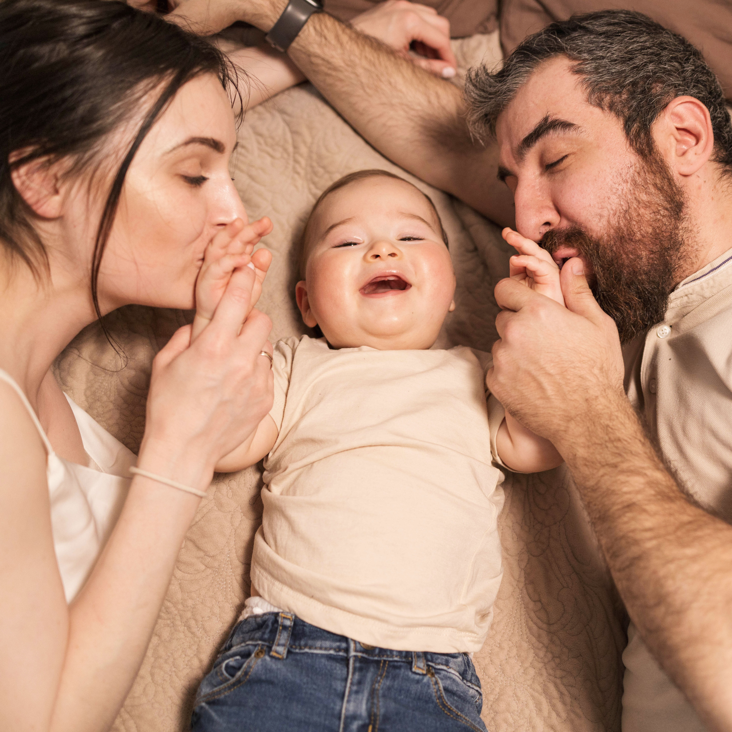 Семейная фотосессия у вас дома. Семейный фотограф, детский фотограф, контент съемка в Москве Лика Ше