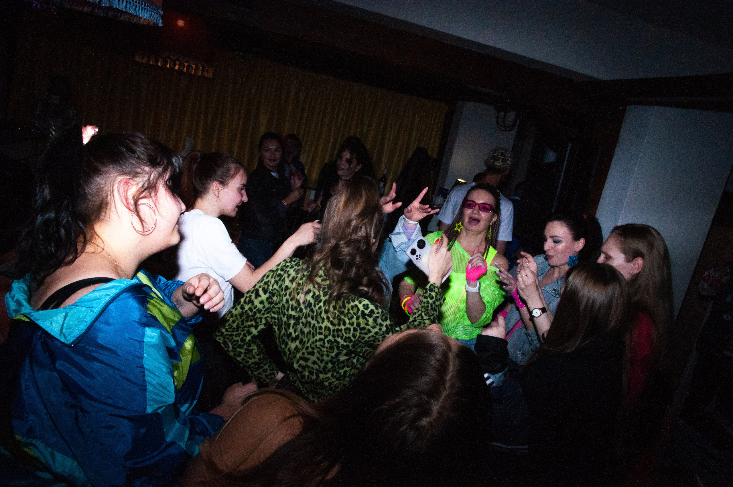 Вечеринка 90-тые. Фотограф Катя Щербина