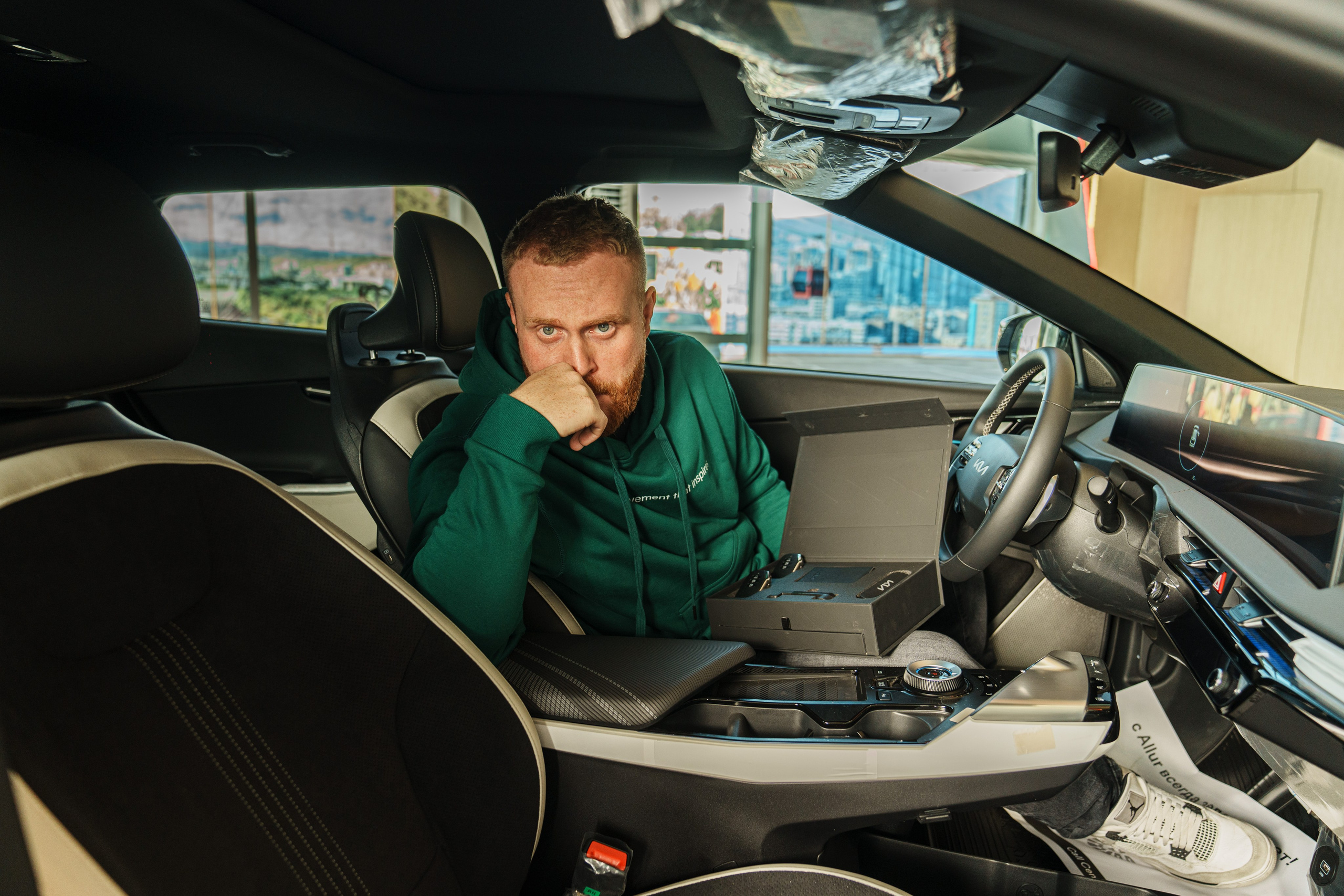 Kia EV6 Вручение Евгений Чебаткову. Фотограф TAULAN_1