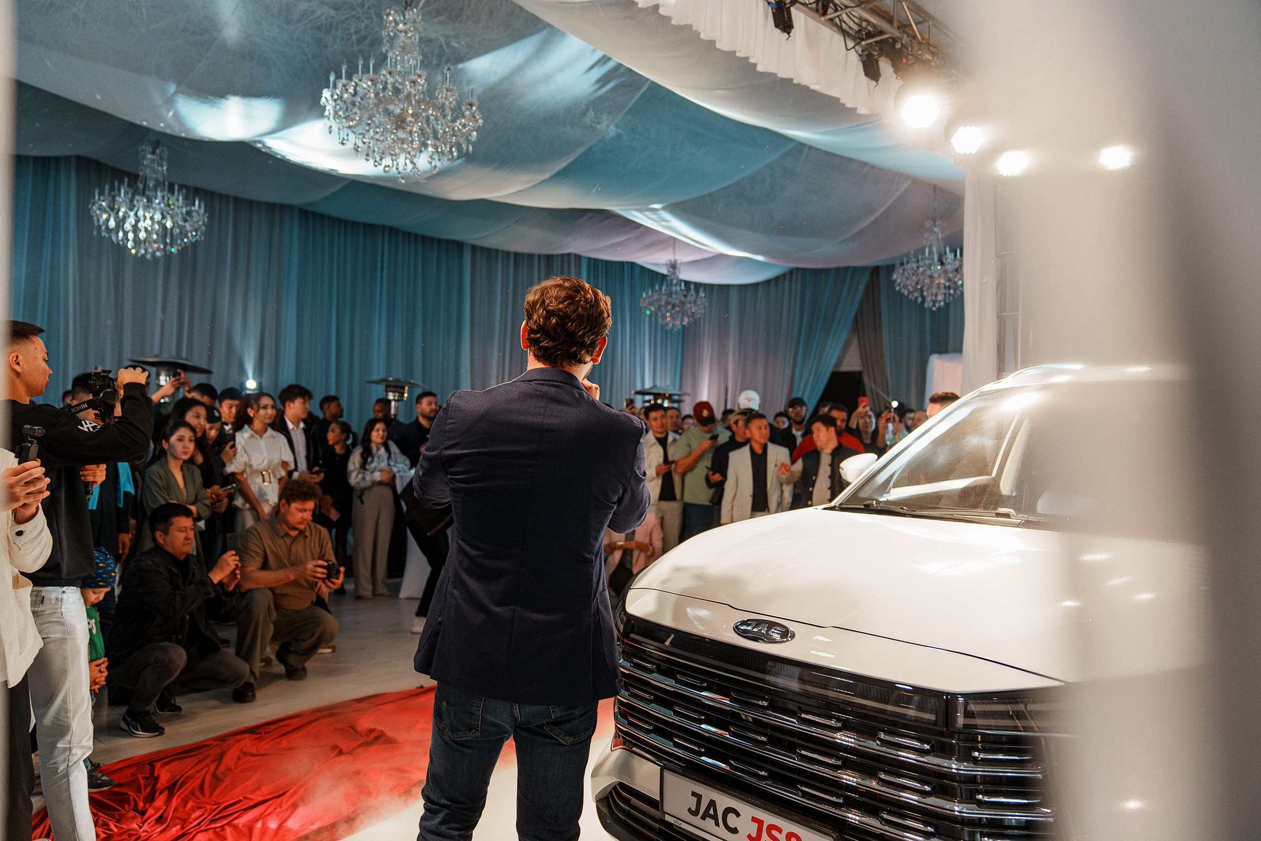 Презентация новой моделей JAC JS8. Фотограф TAULAN_1