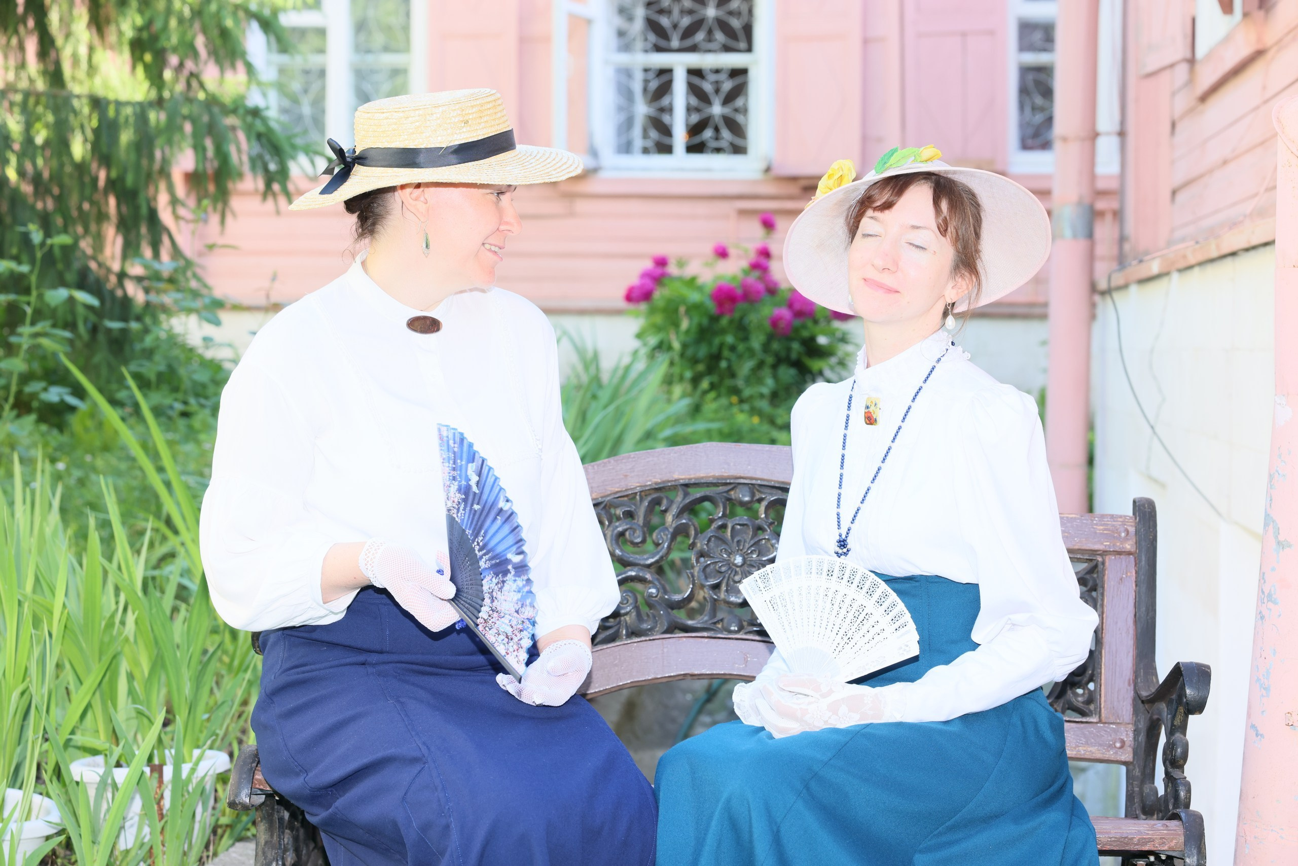 Усадьба Вересаева. Гости в саду. Фотограф в Туле Крупский АнДРей. Фотостудия «КАДР71» в Туле