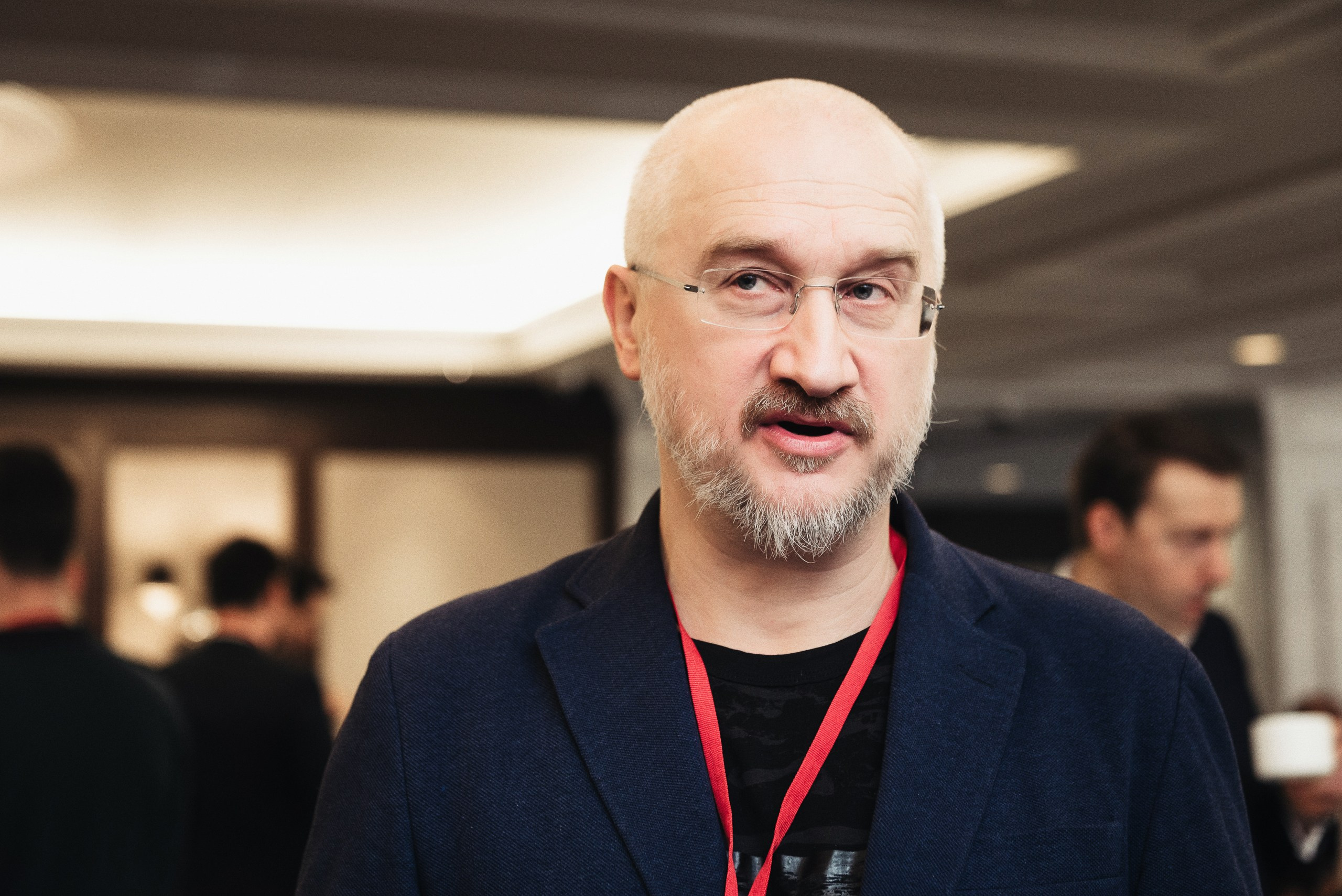 Фотография участников конференции – живое общение в перерыве.