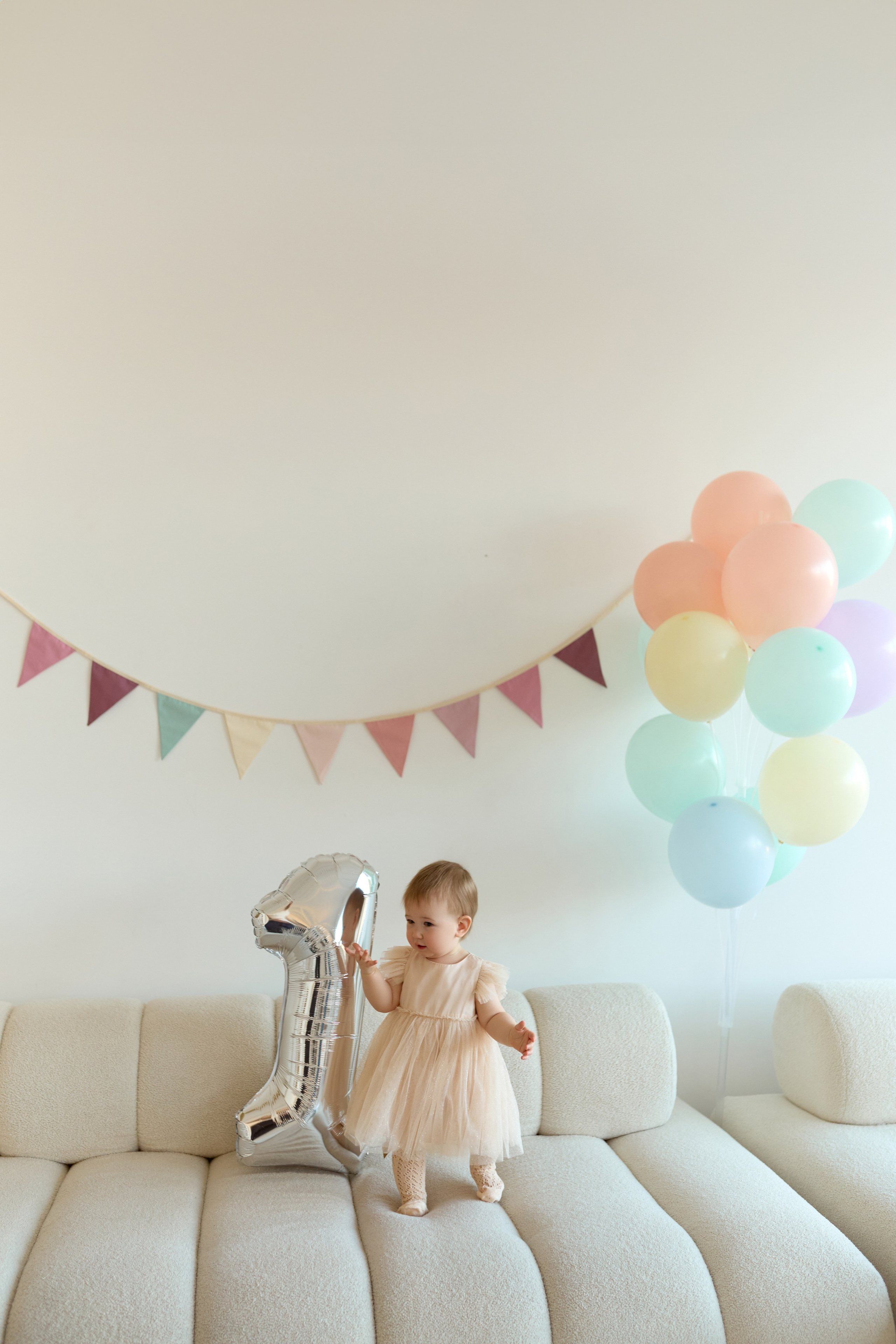 Семейная фотосессия на день рождения ребенка. Сестры Карабаза. Фотографы и ретушеры в Москве и Санкт-Петербурге