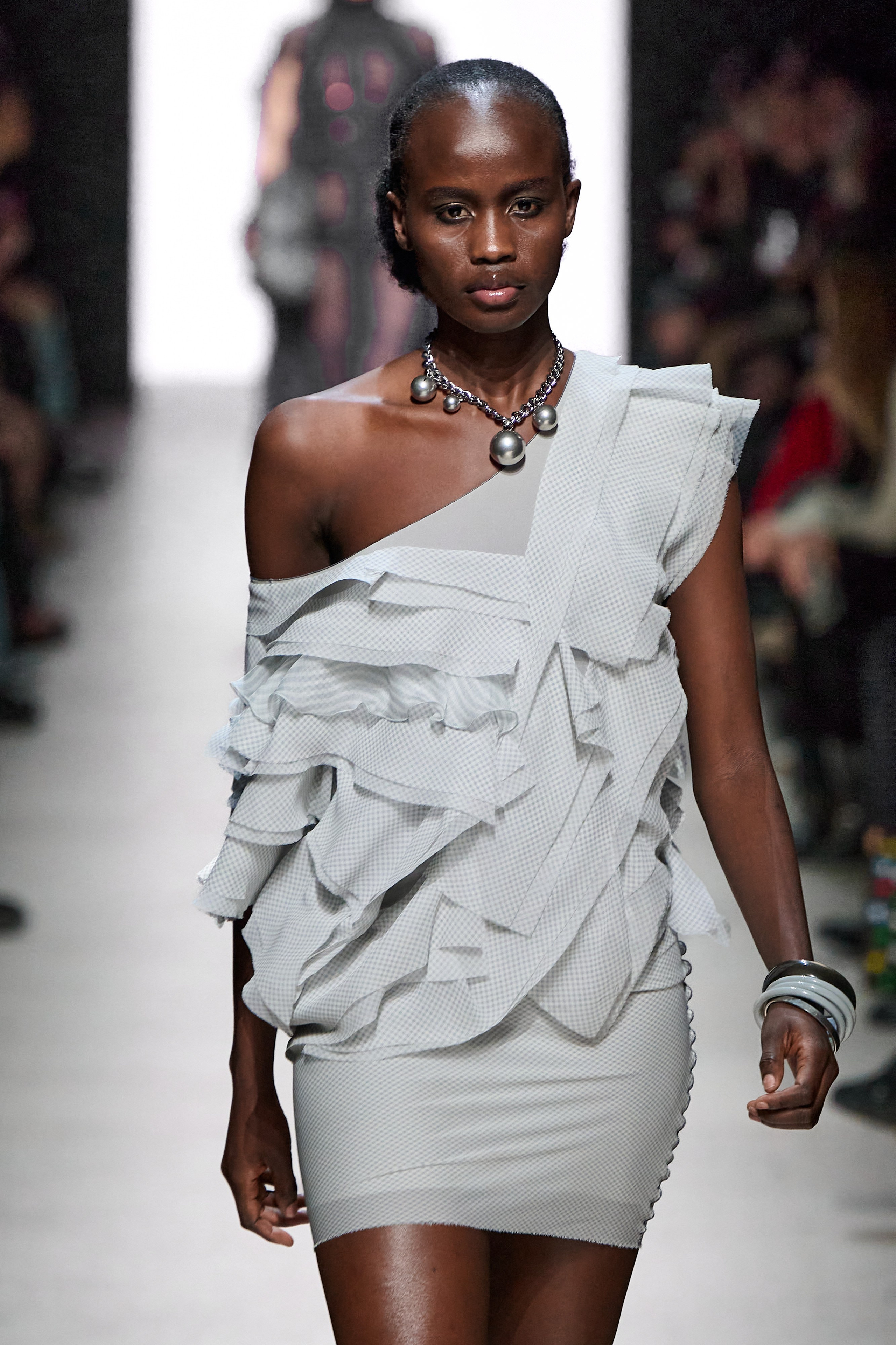 Efremov. Московская неделя моды. 2025. Дима Бабушкин. Фотограф. Подиум. Репортаж. Творчество. Дорого