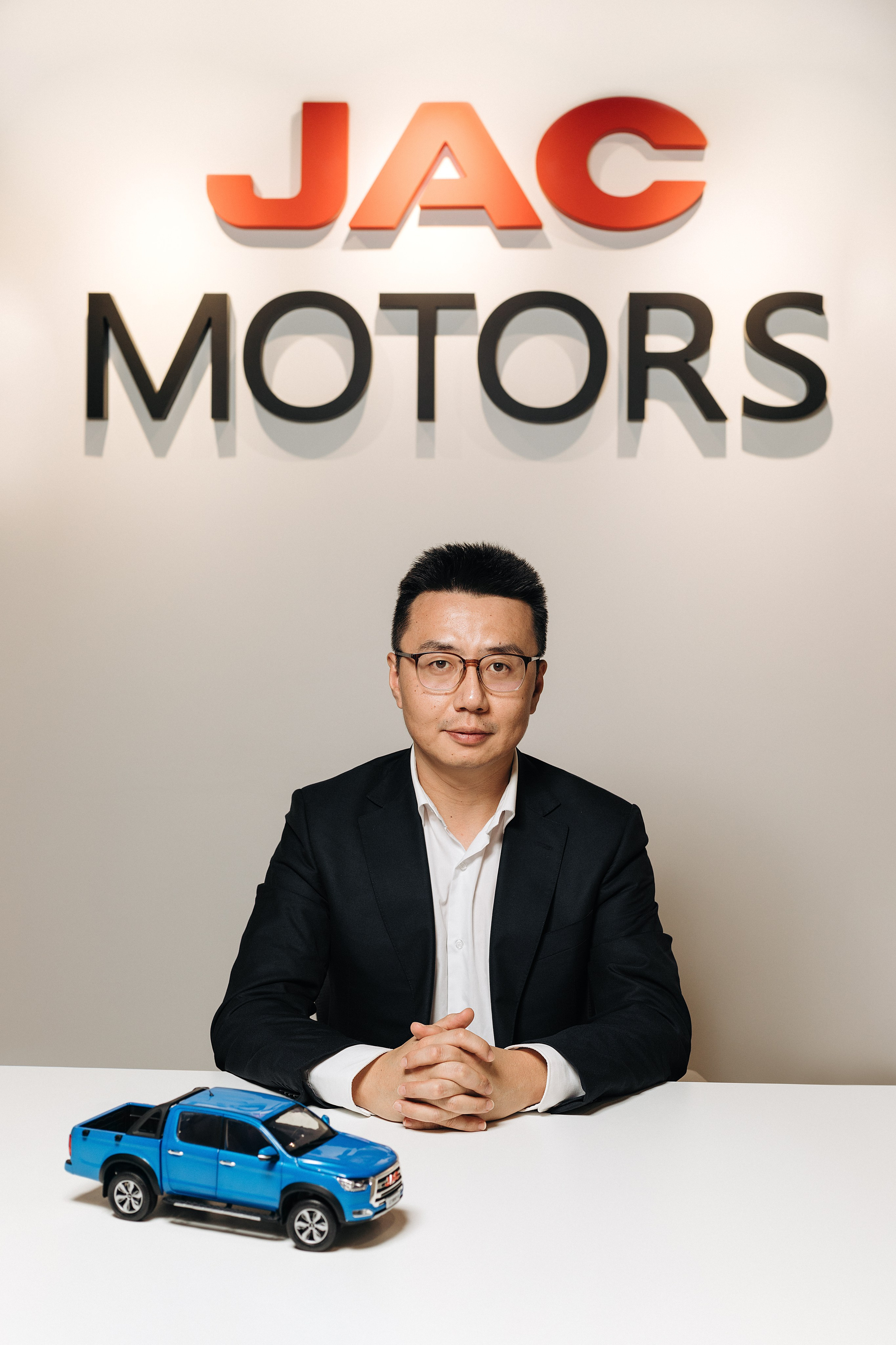 Компания JAC MOTORS. портреты для публикаций. Портретный фотограф в Москве и МО Зимина Татьяна