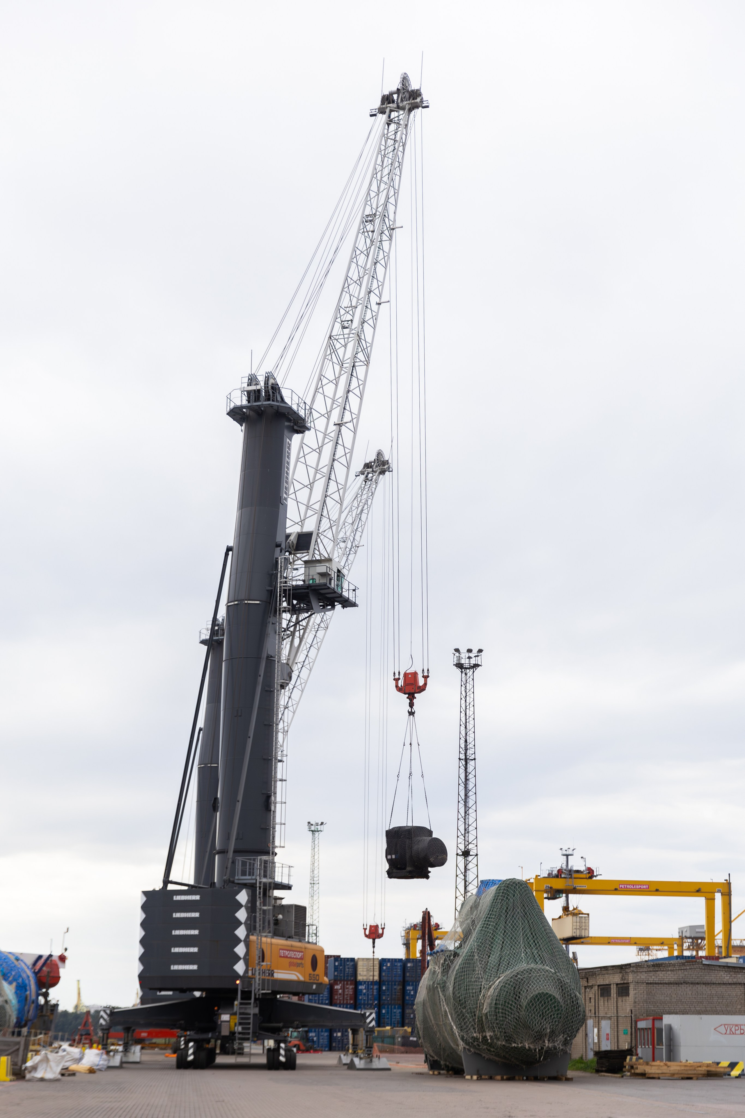 Разгрузка в порту. Снимаю съемки