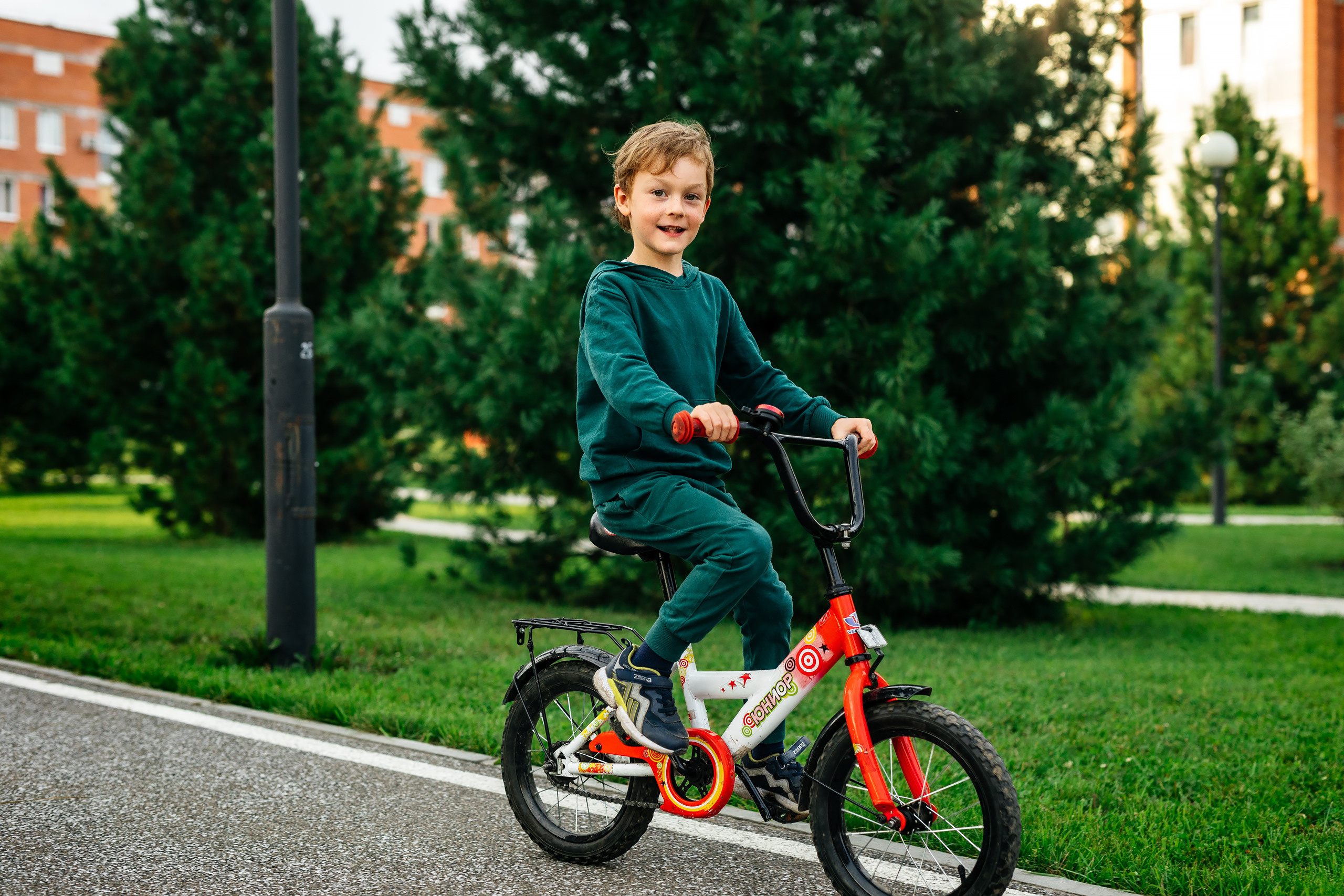 На самокатах. Свадебный фотограф в Томске Екатерина Дмитриева