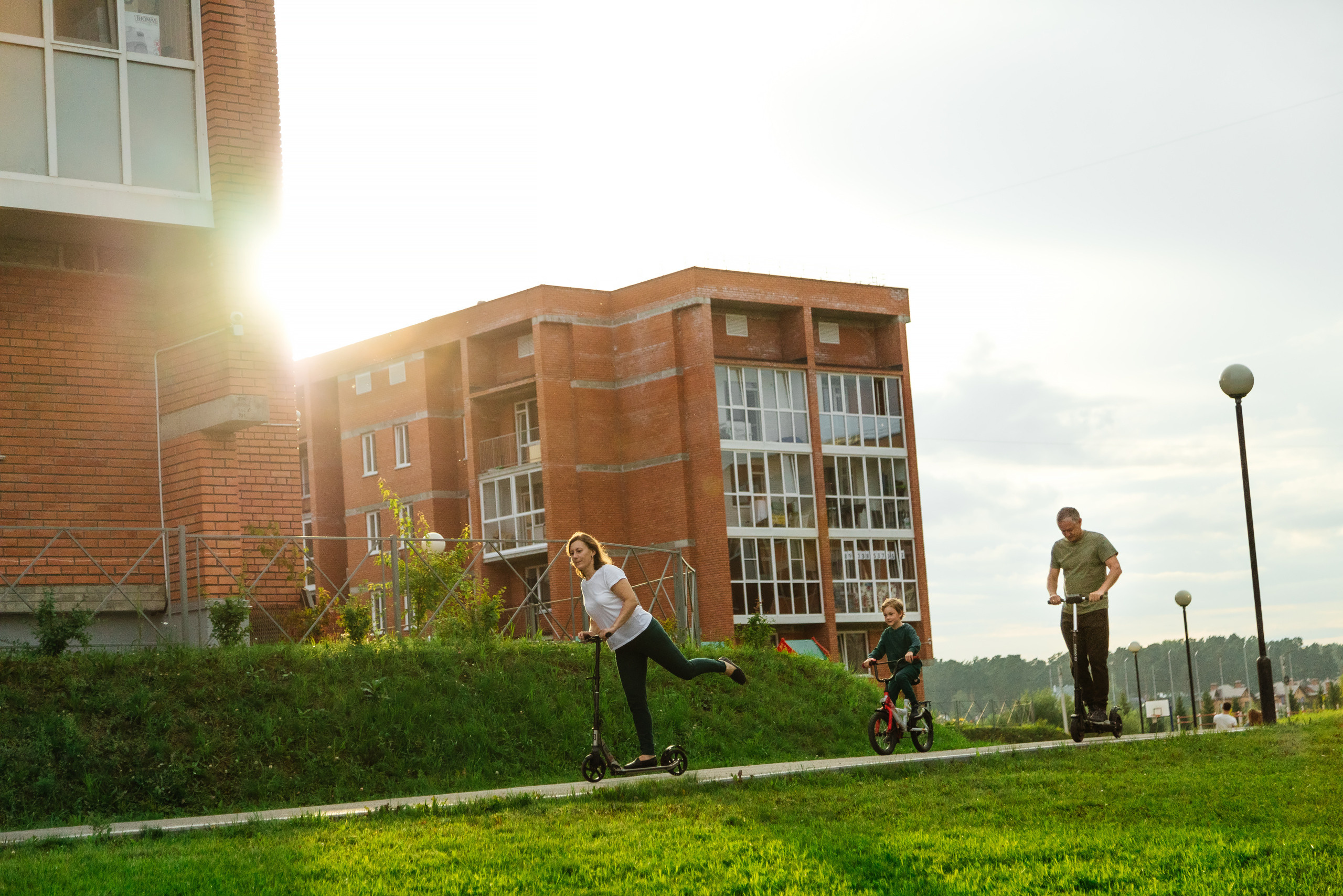 На самокатах. Свадебный фотограф в Томске Екатерина Дмитриева