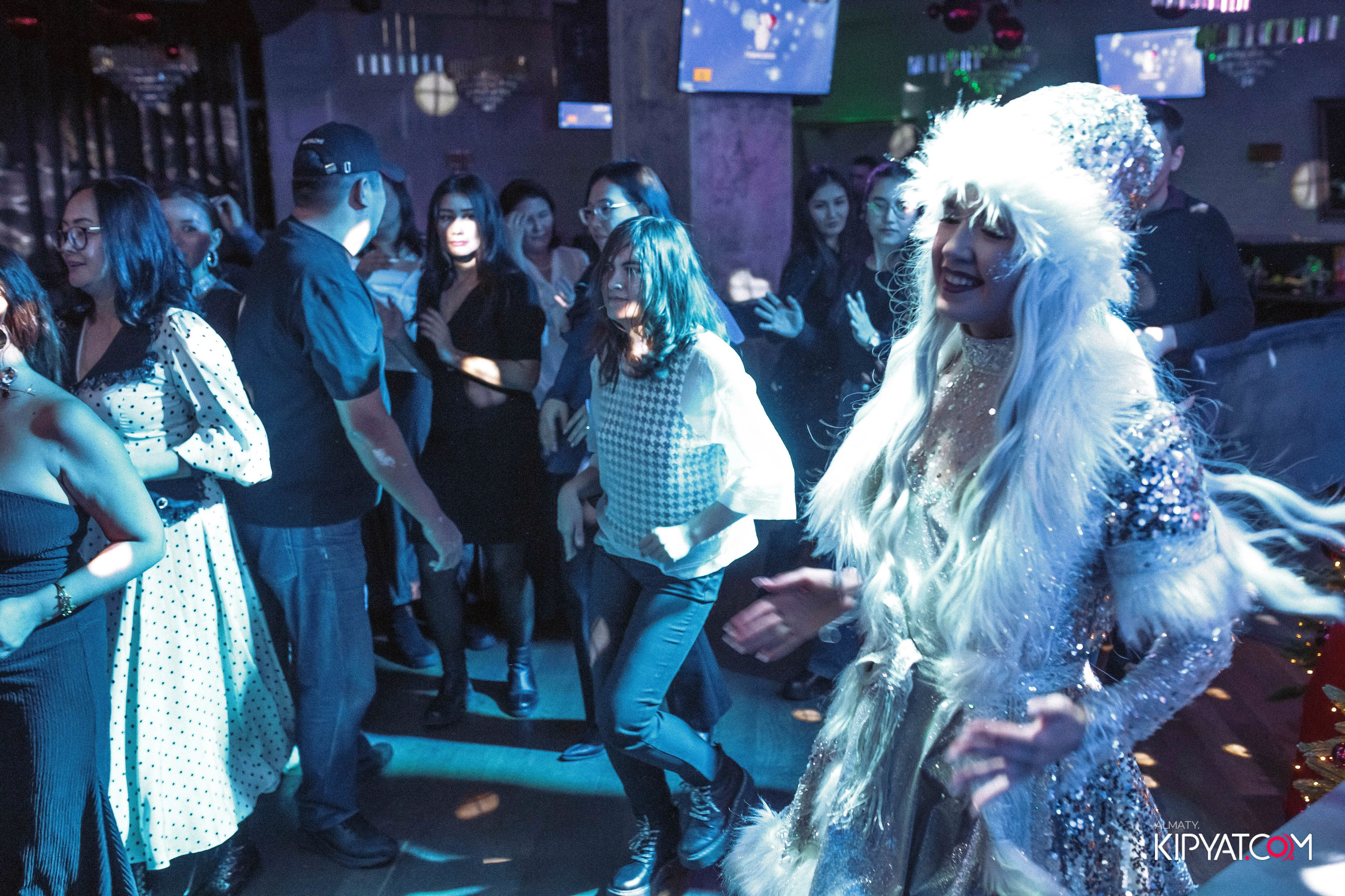 УХО И МЕДВЕДЬ НА КУРМАНГАЗЫ. КИПЯТКОМ АЛМАТЫ! Фотосъемка мероприятий в Алматы