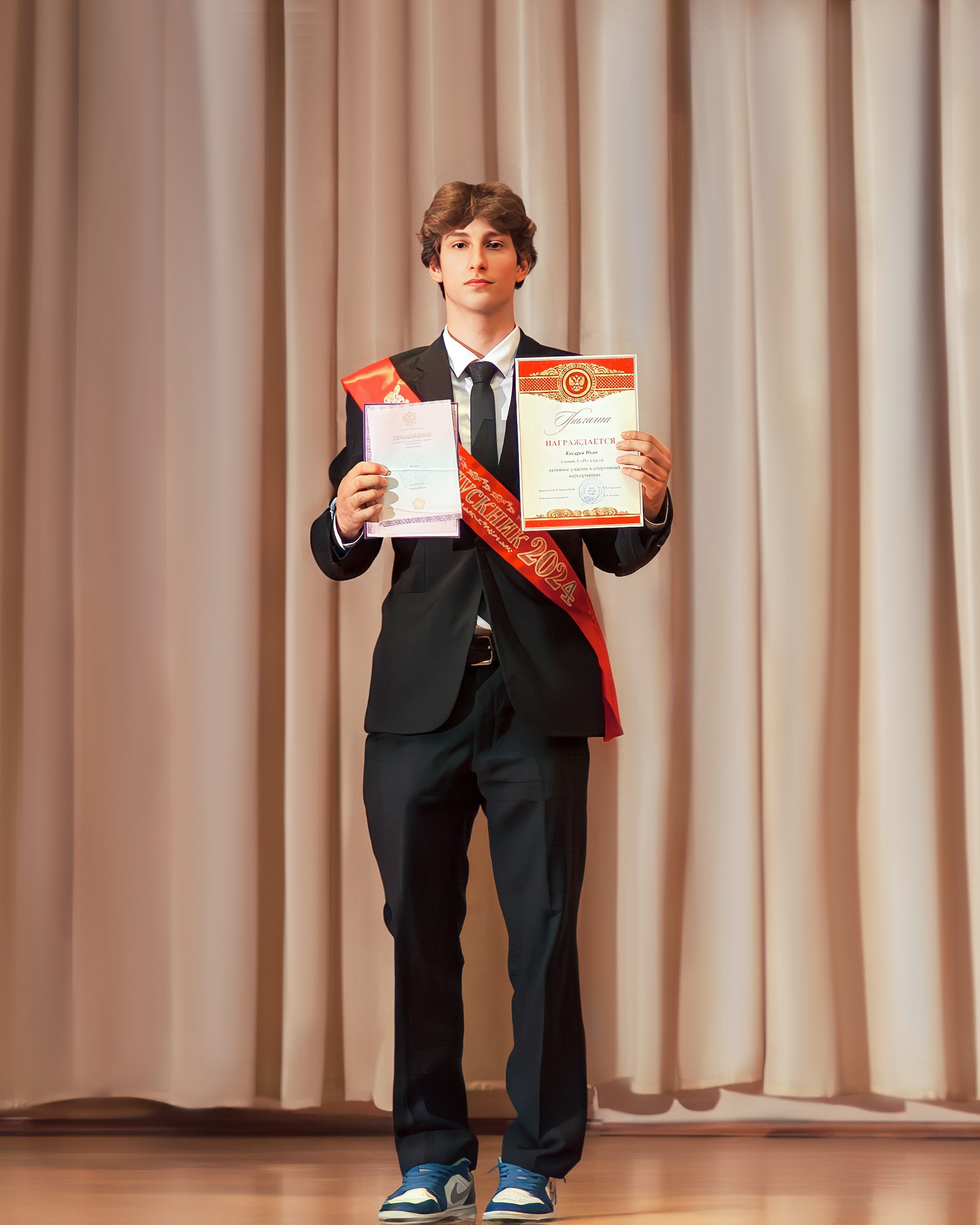 498 школа вручение дипломов, 2024. Выпускные альбомы и школьный фотограф в Подольске, Троицке, Щербинке, Москве и Московской области