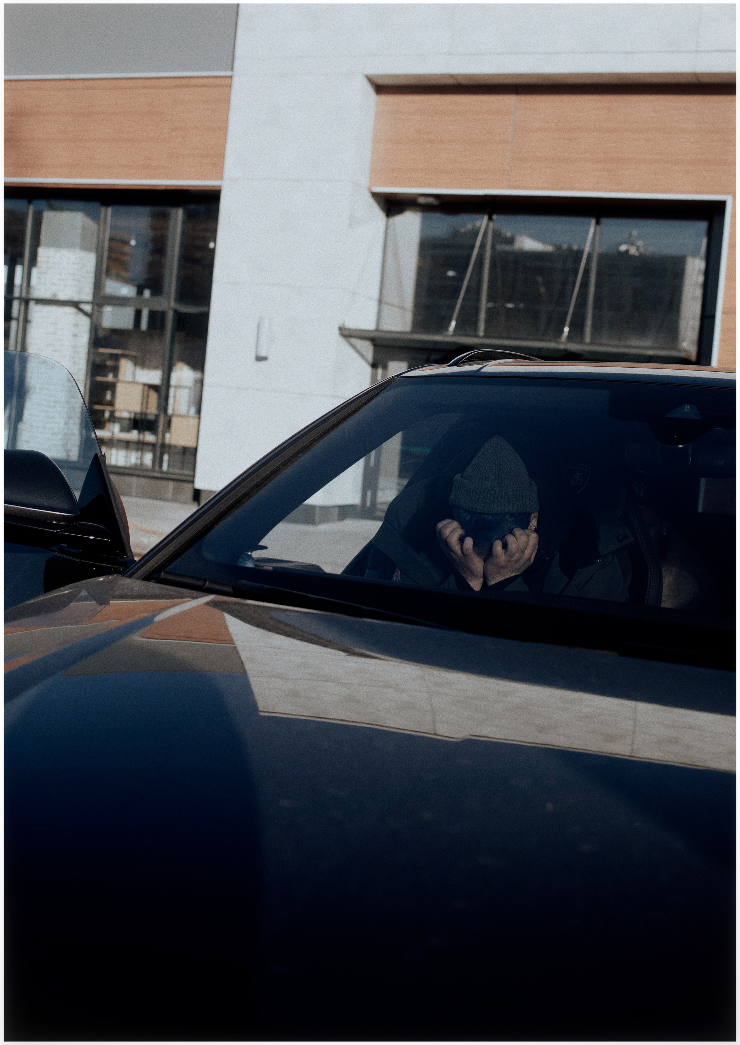 Behind the scenes. Portrait and backstage photographer Nina Crane