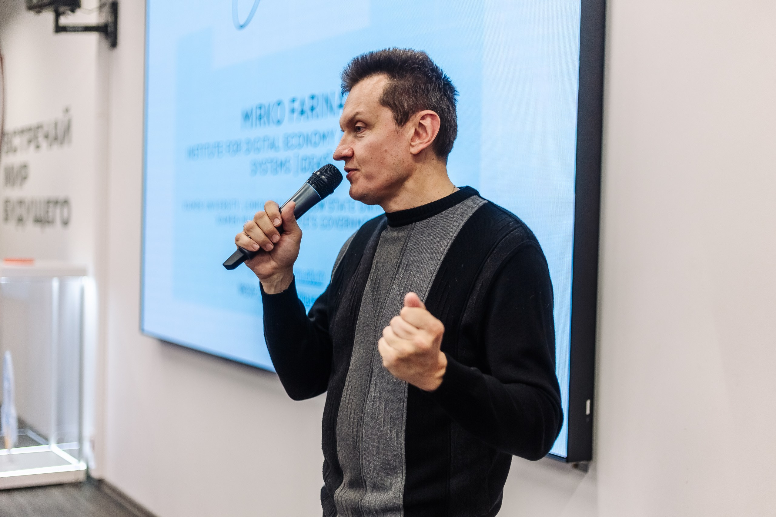 Неймарк. Лекторий. Репортажный и портретный фотограф в Нижнем Новгороде Максим Горшков