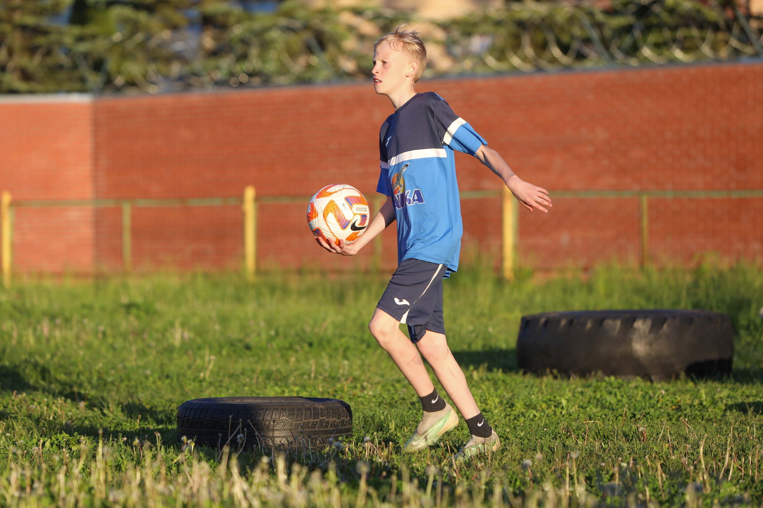 Чайка — Торпедо. Взрослое первенство города по футболу. Спортивный фотограф в Самаре