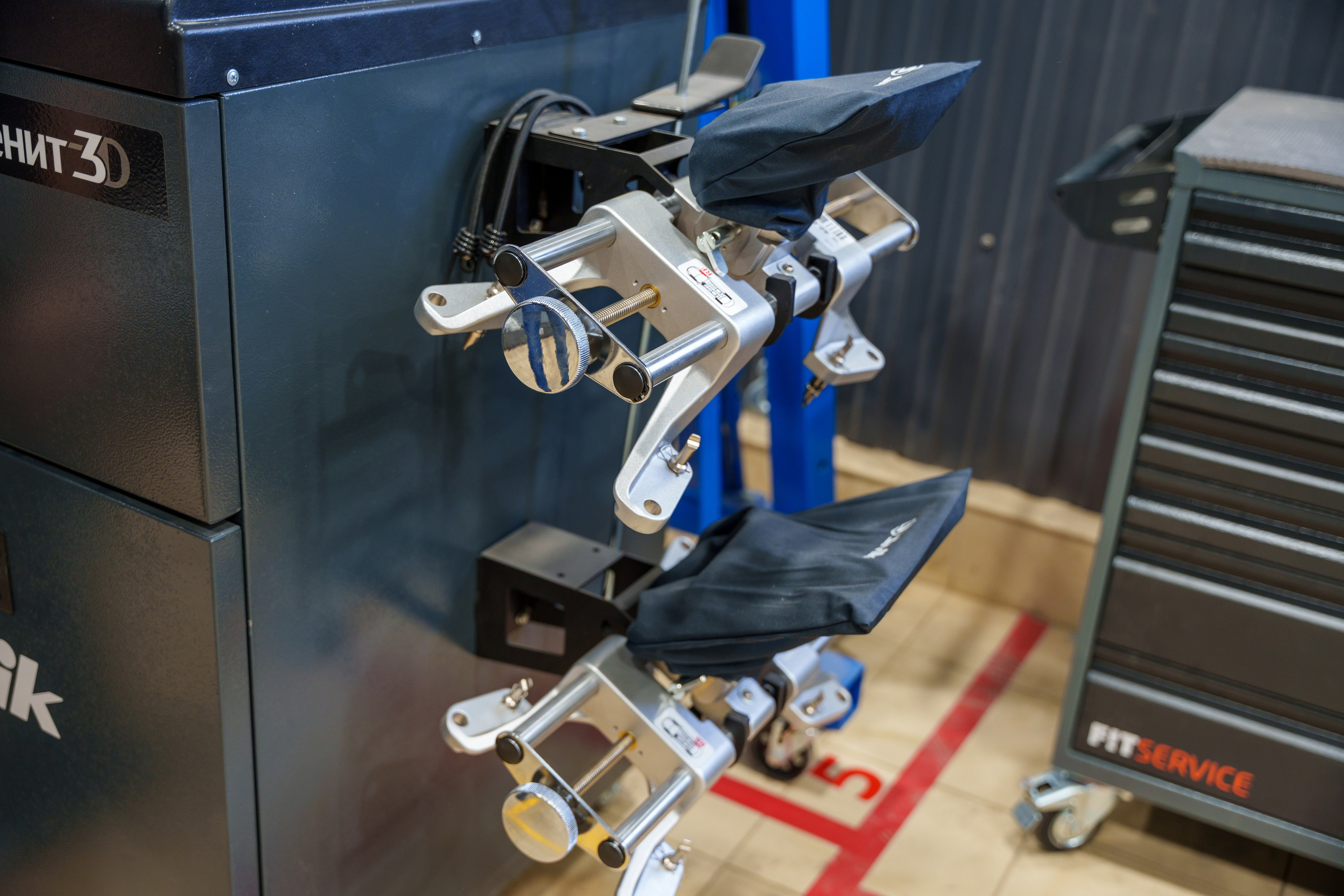 Интерьерная фотосъемка автосервиса Fit Service в Краснодаре — Профессиональная фотосъемка интерьера техцентра в Краснодаресеть СТО. Шедевры для Вас! Фотограф и Видеограф в Краснодаре Пахиев Руслан