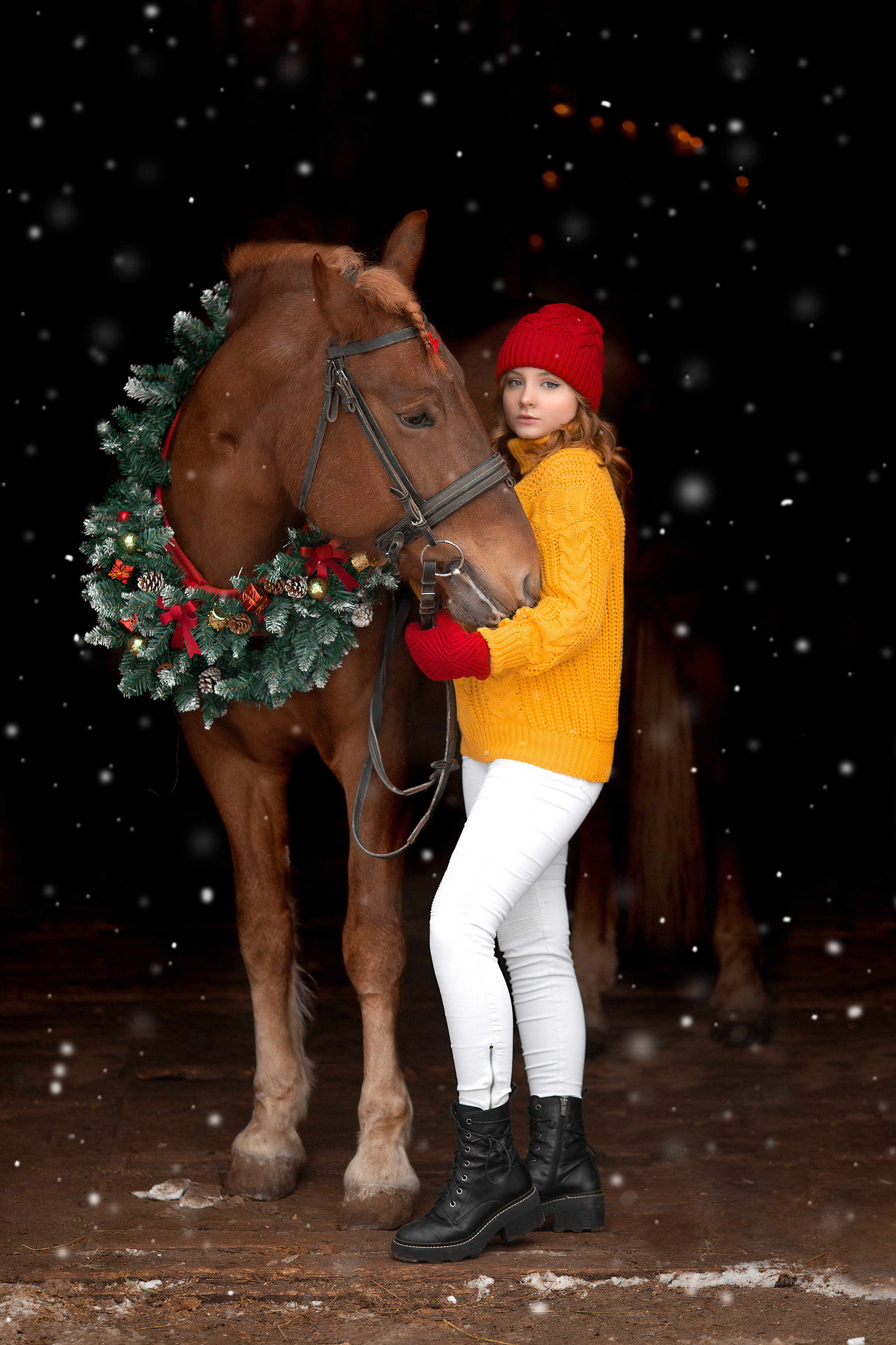 Яркий зимний комплект для фотосессии. Фотосессия с лошадьми в Нижнем Новгороде