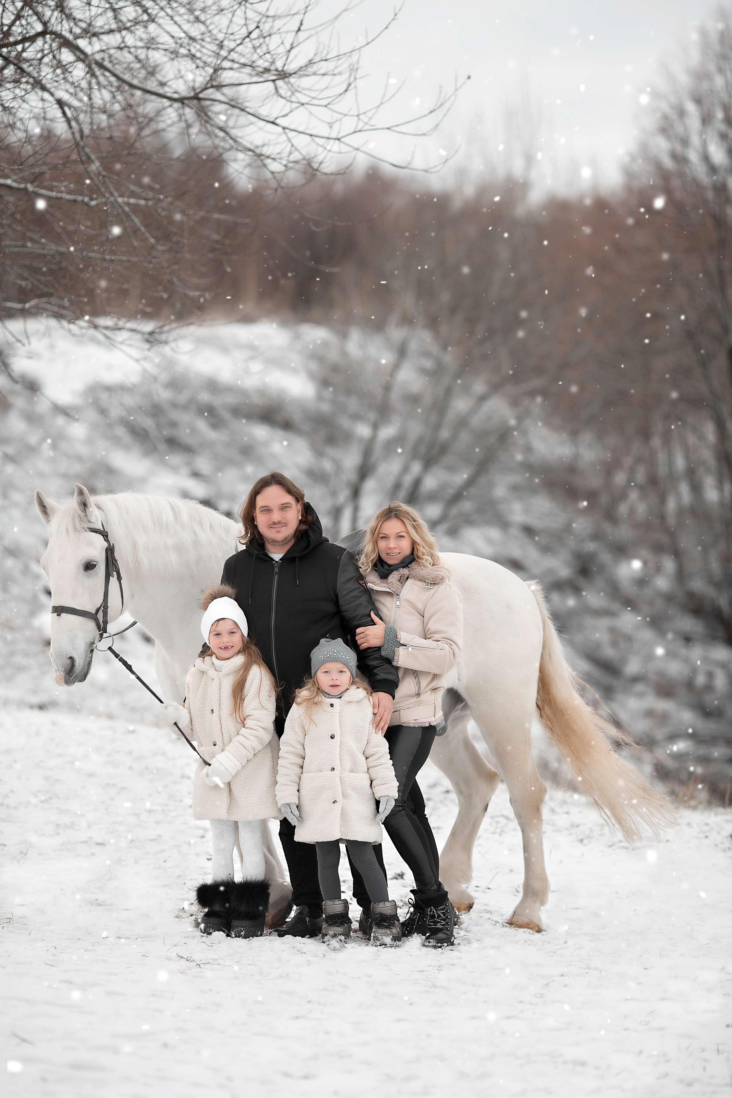 Екатерина с дочками и Воробей. Фотосессия с лошадьми в Нижнем Новгороде