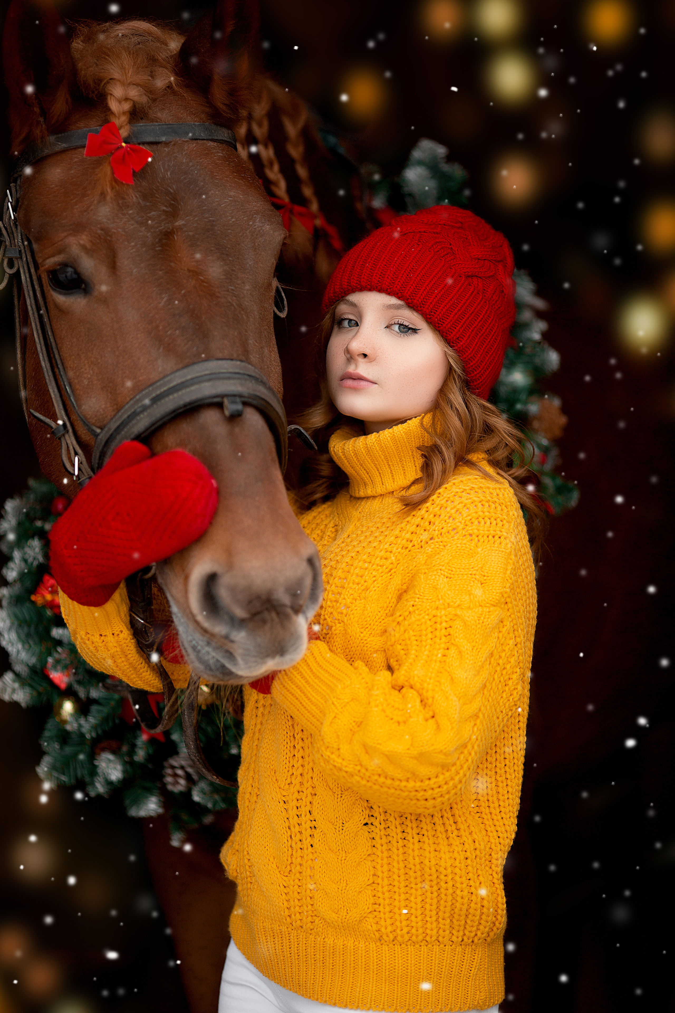 Яркий зимний комплект для фотосессии. Фотосессия с лошадьми в Нижнем Новгороде