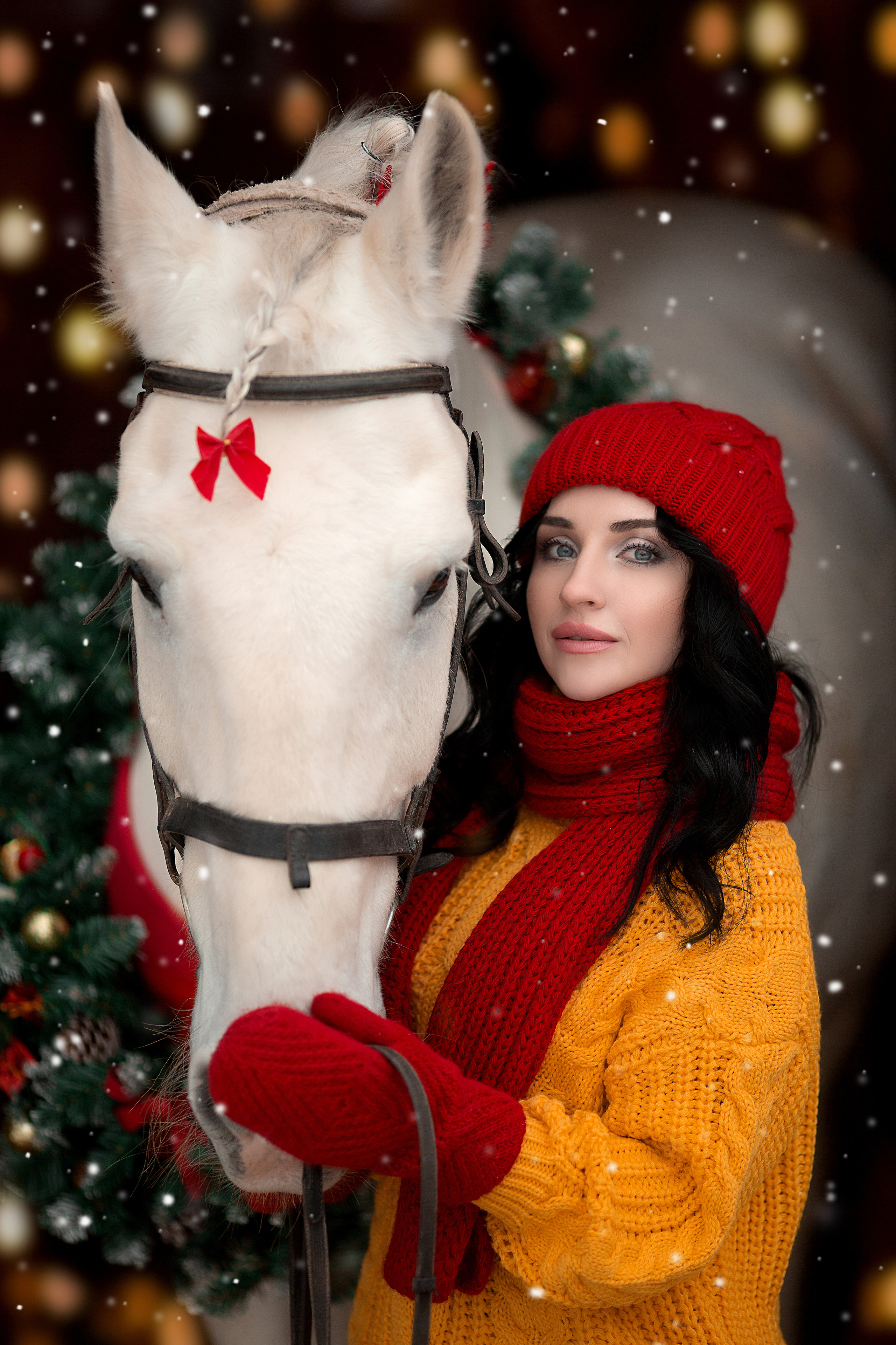 Яркий зимний комплект для фотосессии. Фотосессия с лошадьми в Нижнем Новгороде