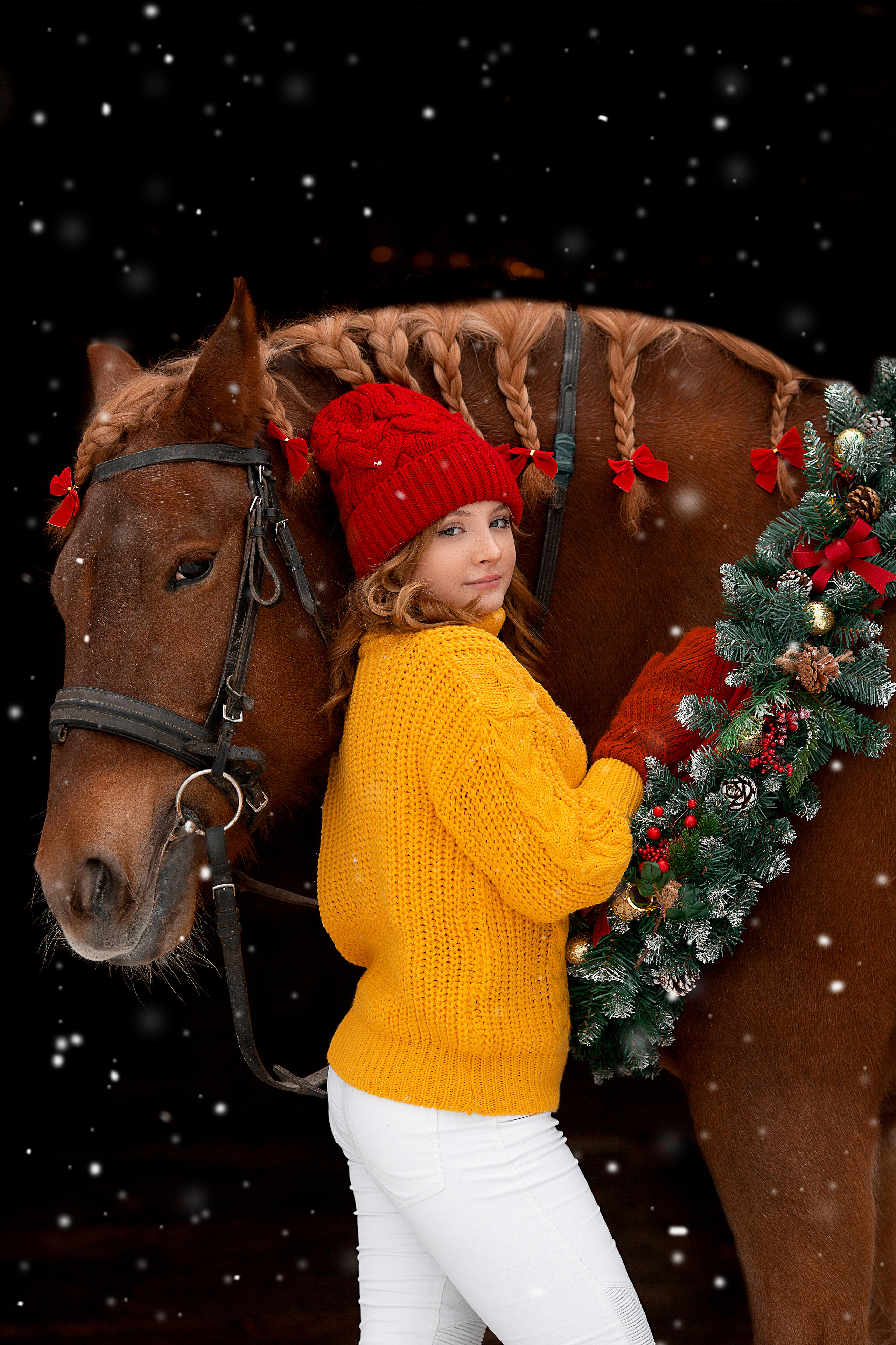 Яркий зимний комплект для фотосессии. Фотосессия с лошадьми в Нижнем Новгороде