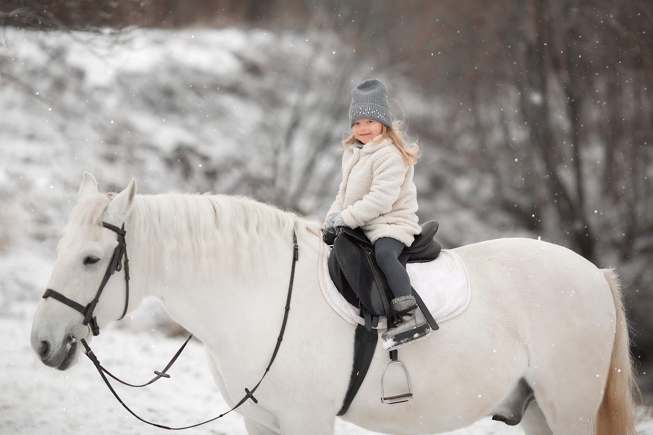 Екатерина с дочками и Воробей. Фотосессия с лошадьми в Нижнем Новгороде