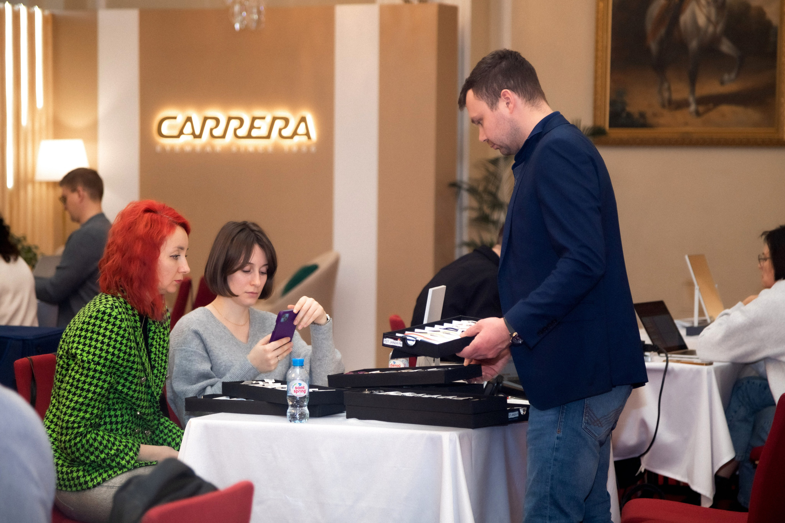 Safilo Group — Buying days in St. Petersburg. Двойняшки-фотографы Анна и Анастасия в Санкт-Петербурге