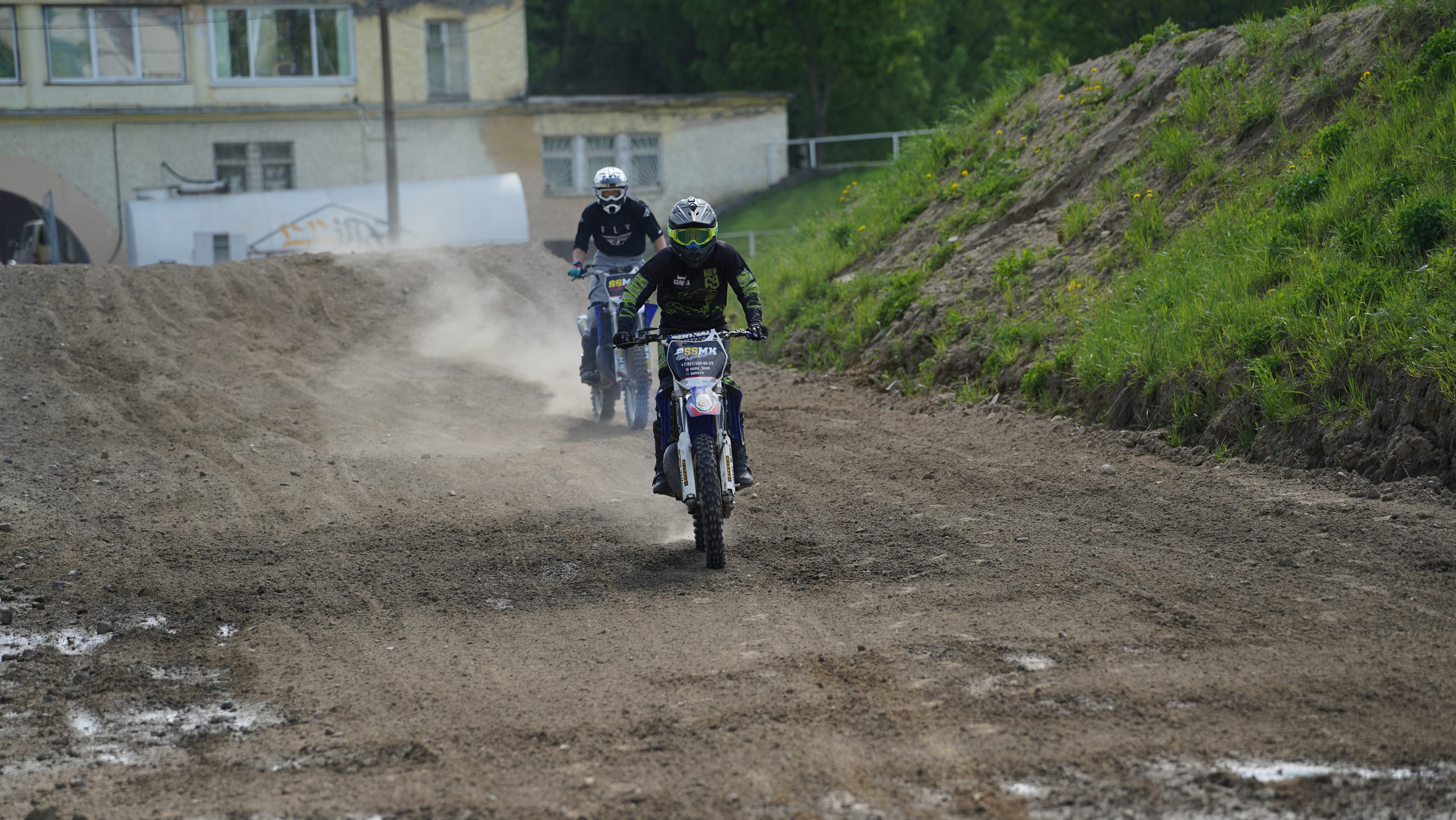 Катя Ли. Графический дизайнер Илья Левченко