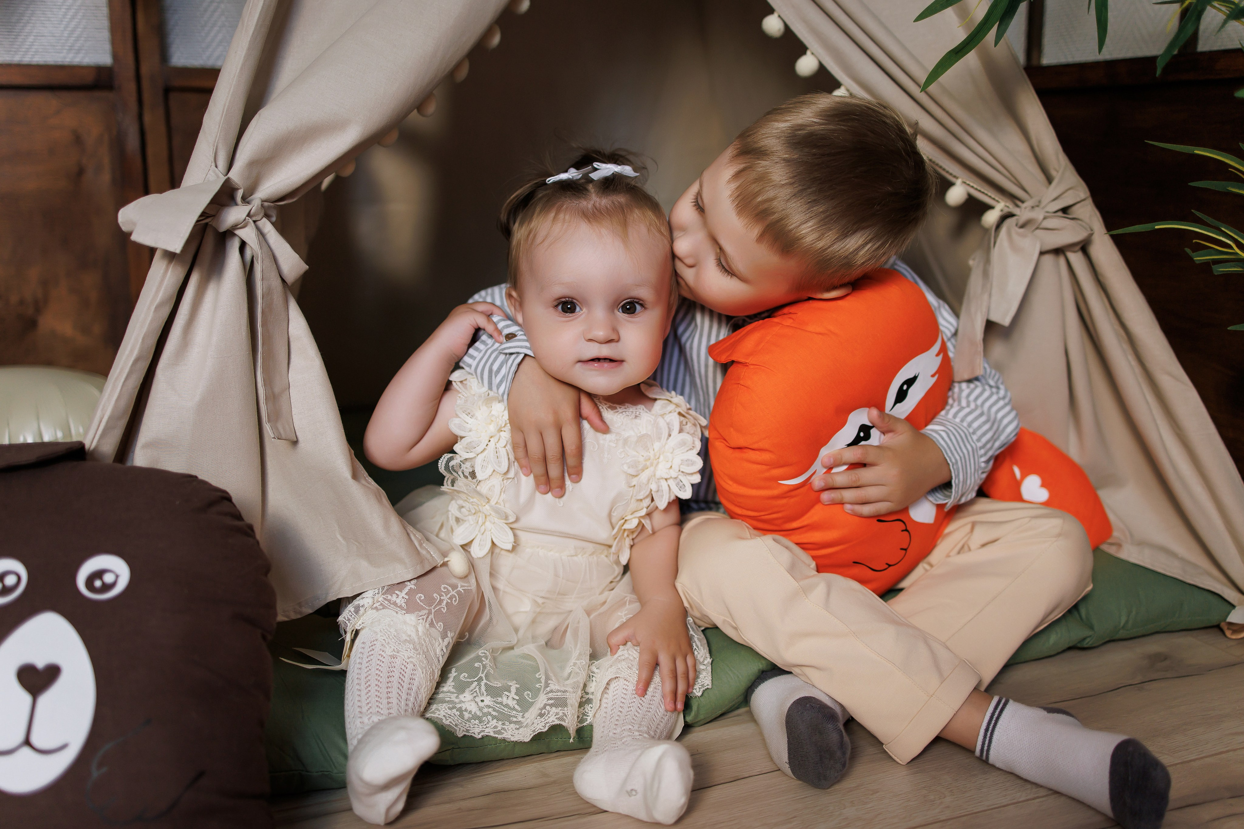 Ваши фотографии. Интерьерная фотостудия Background в Омске