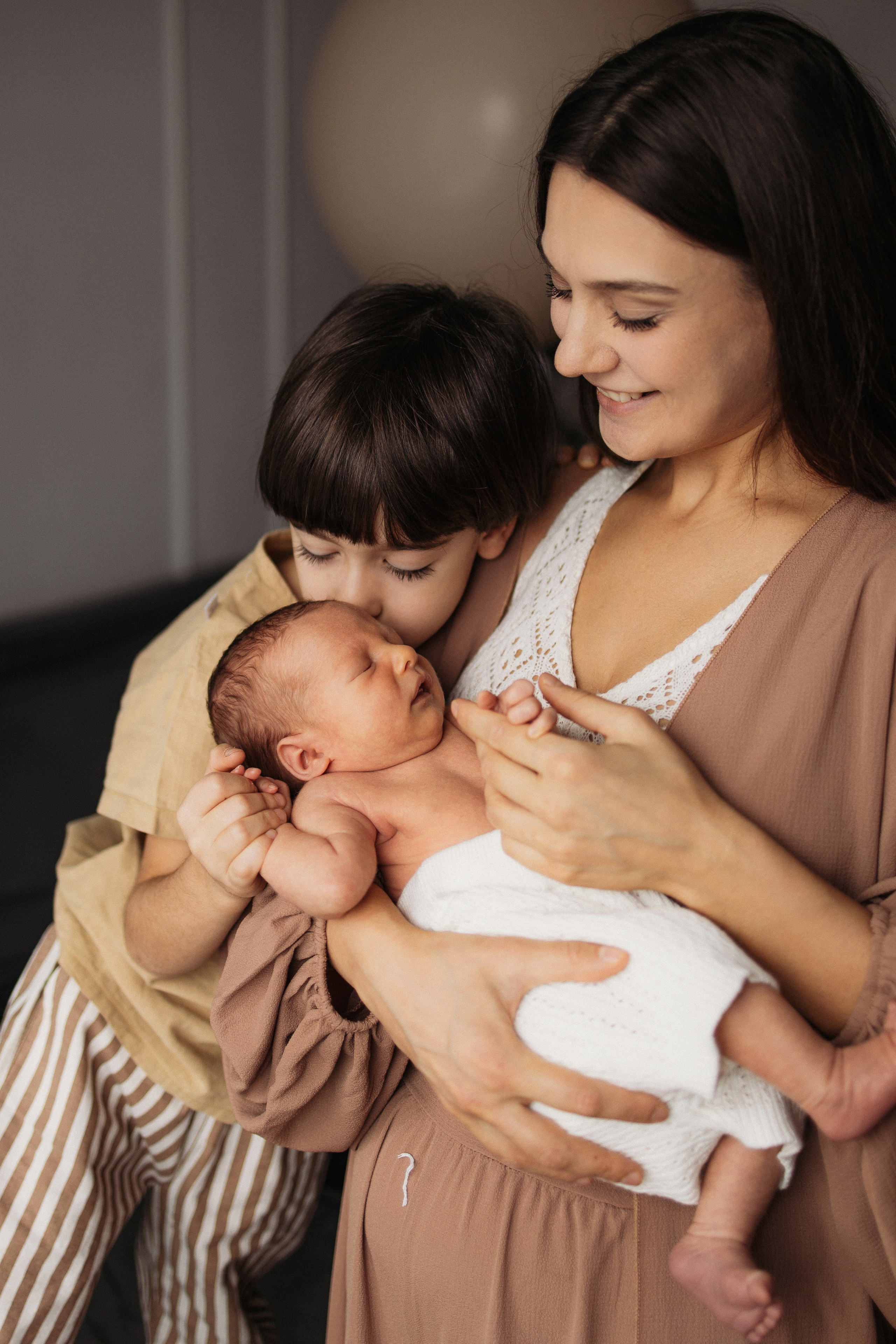 Фотосессия с новорожденным дома. Семейный фотограф в Москве Марина Петра