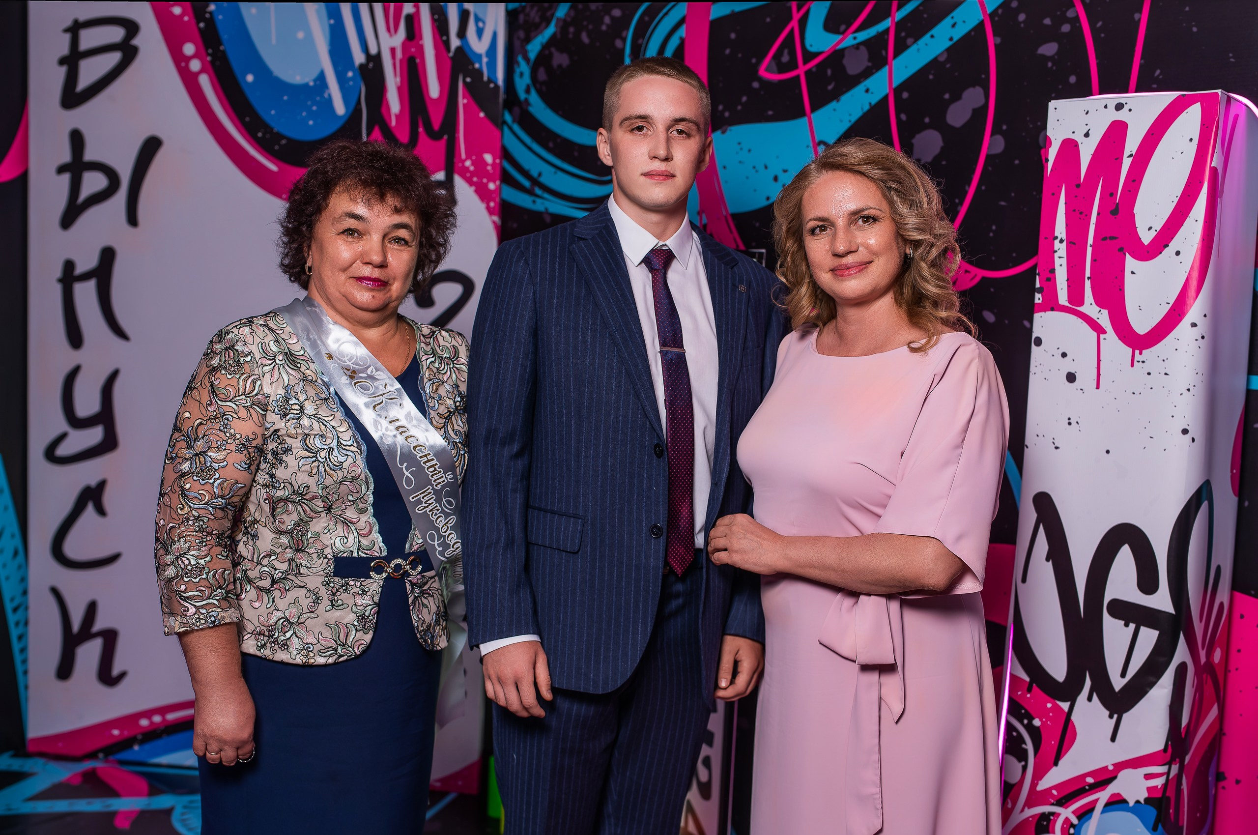 Выпускной МБОУ «СОШ № 34». Фотограф в Кемерово Владислав Шульц