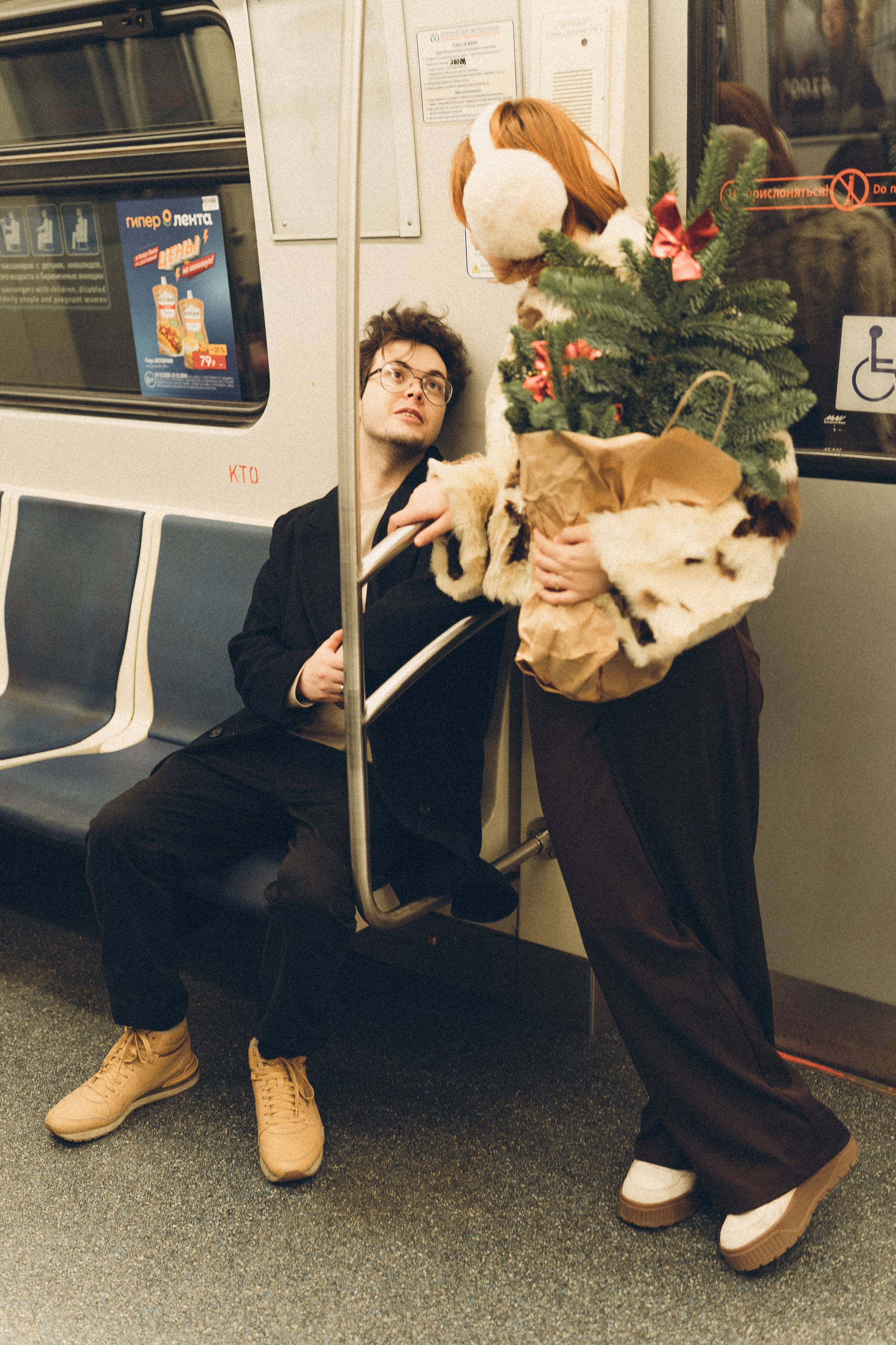 НОВОГОДНЯЯ ФОТОСЕСИИЯ ПАРЫ В МЕТРО ЛЮБОВЬ. Профессиональный фотограф, Санкт-Петербург — Виктория Богомолова