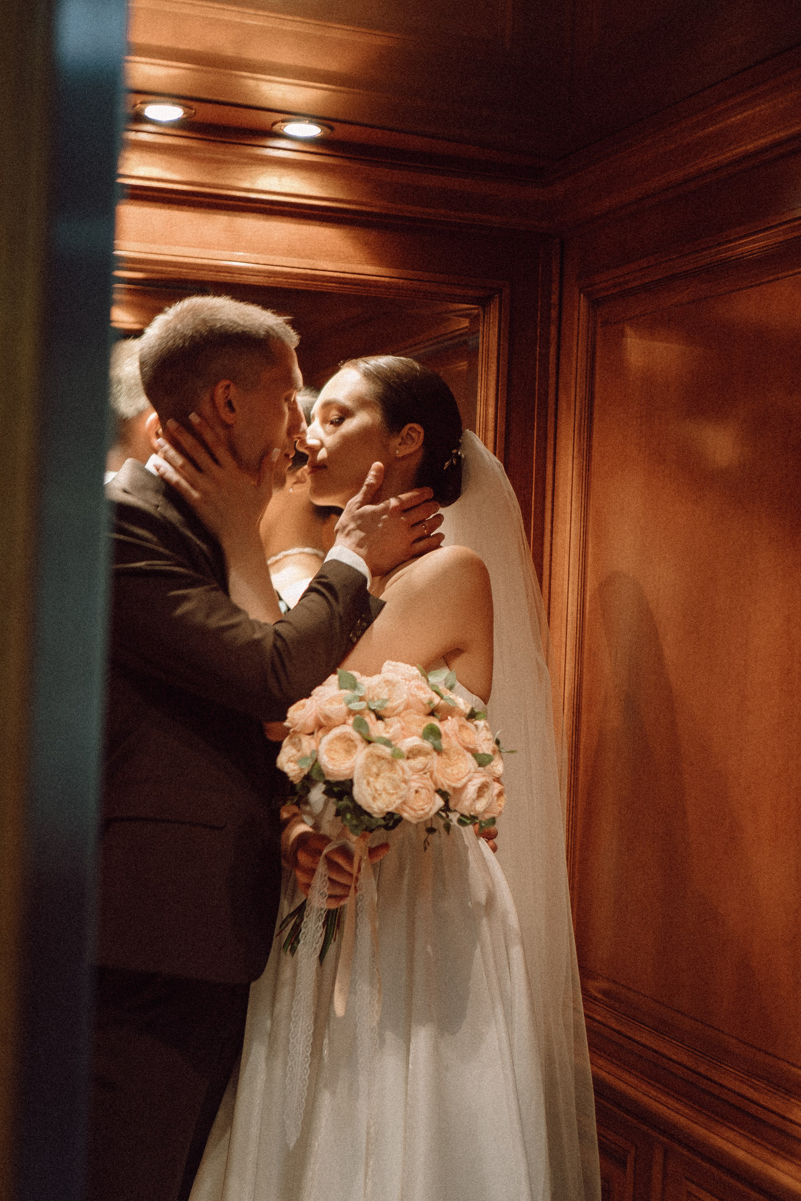 СВАДЕБНАЯ ПРОГУЛКА В САНТК-ПЕТЕРБУРГЕ (ИСАКИЕВСКИЙ СОБОР, ЗИМНЯЯ КАНАВКА, ЭРМИТАЖ И БОЛЬШАЯ МОРСКАЯ УЛИЦА). Профессиональный фотограф, Санкт-Петербург — Виктория Богомолова