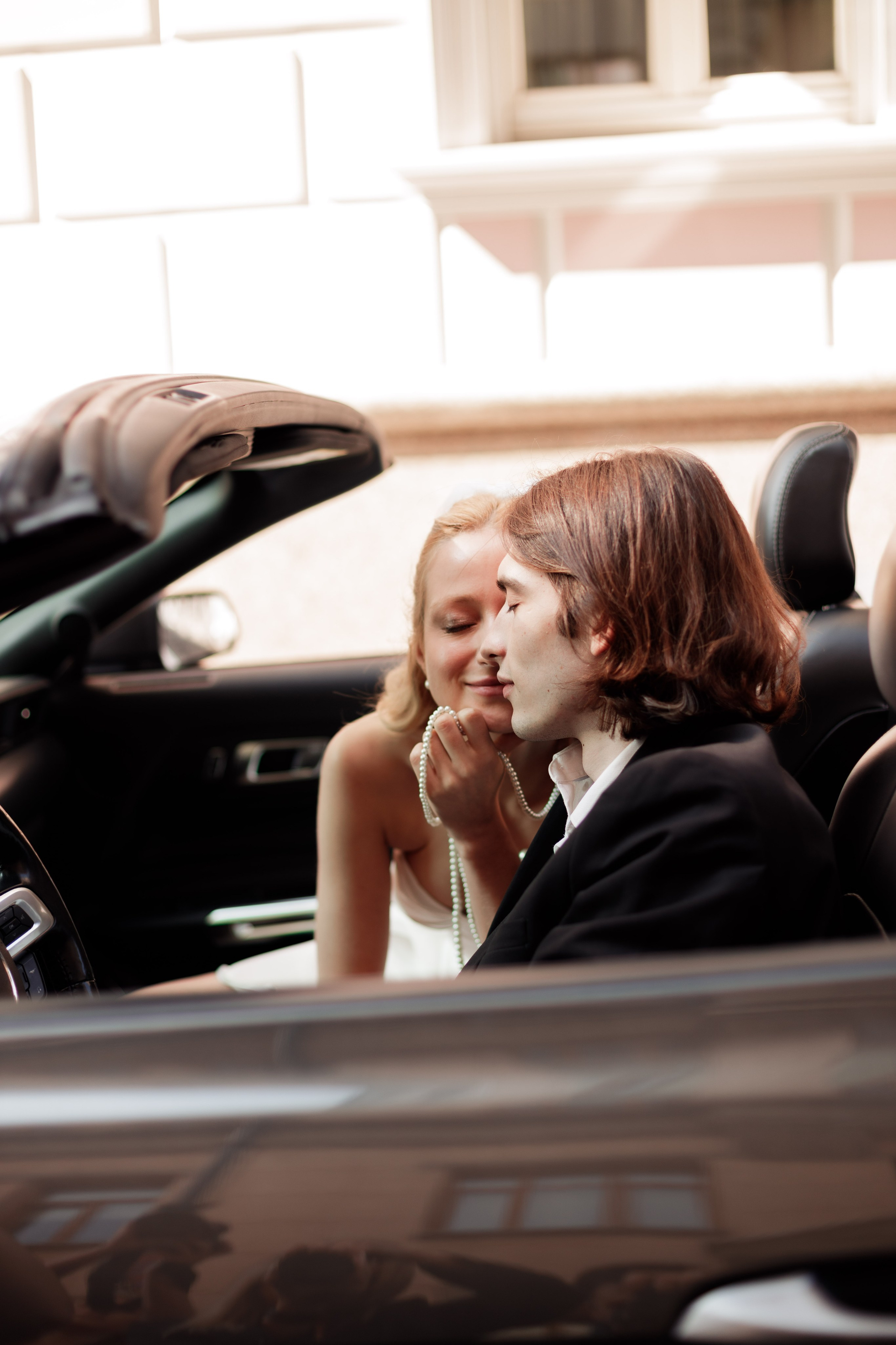 Свадебная фотосессия с автомобилем в центре Москвы, фотограф свадьбам Москва