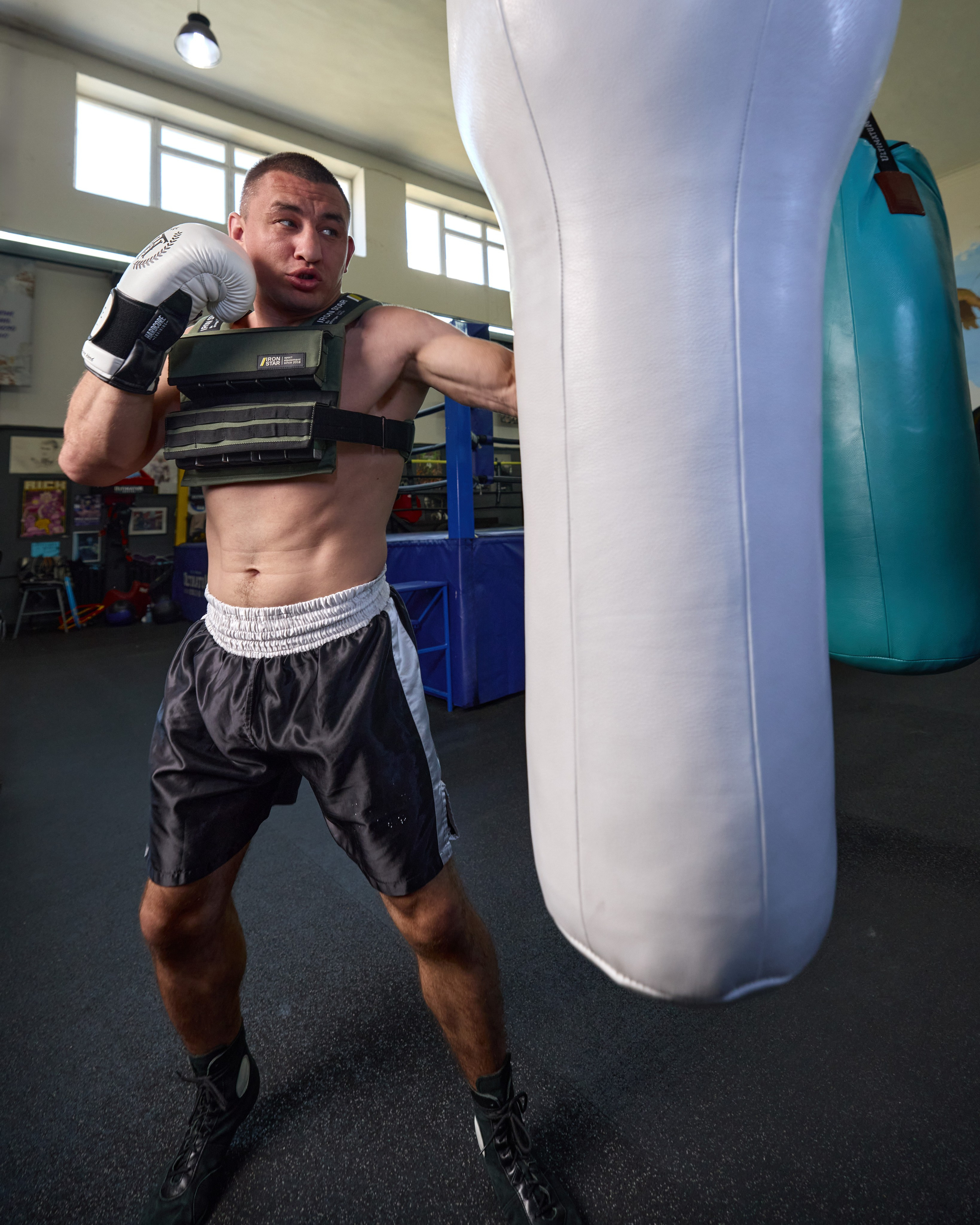 Iron Star. Святослав Лебедев | Рекламный фотограф — Коммерческая съемка, Арт-дирекшн, AI-интеграция