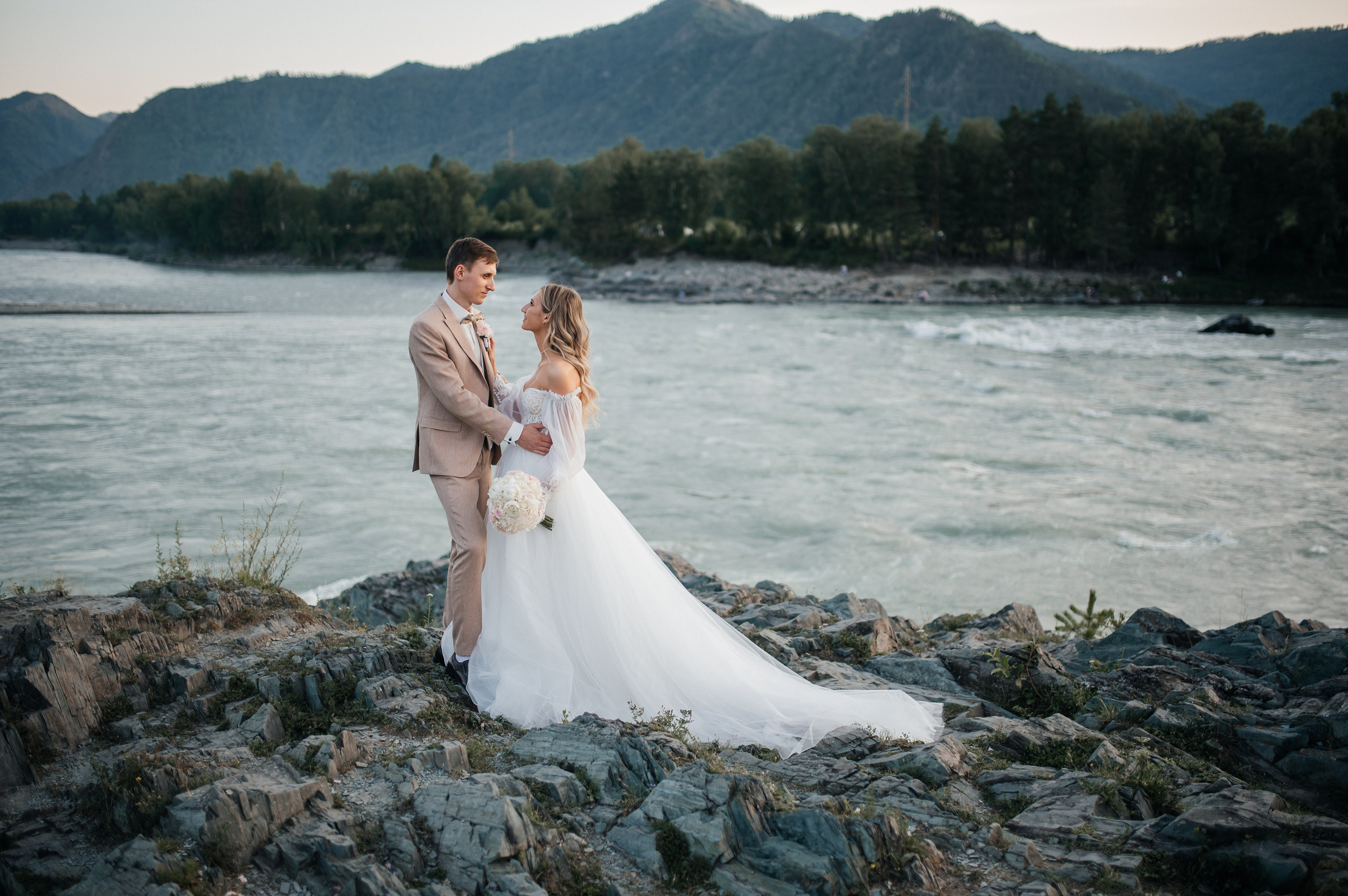 Андрей и Елена. Свадебная  съемка на Алтае