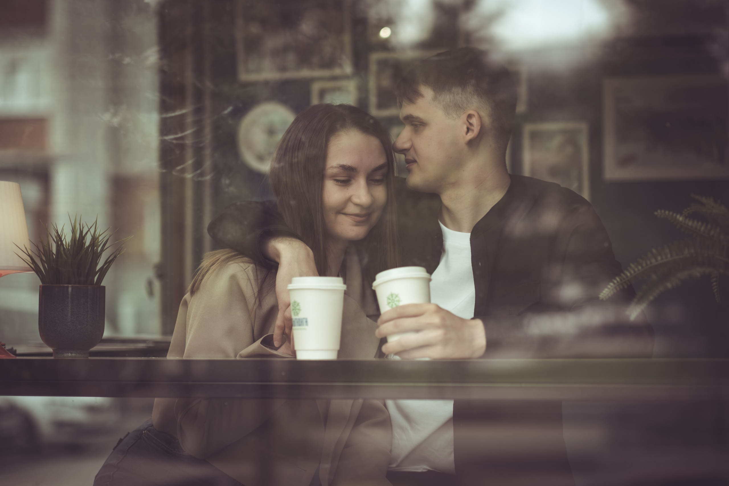 Love-story Даша и Кирилл. Фотограф Елена Дегтярева. Семейная, детская и школьная фотография в Тюмени. Яркие и живые снимки, которые сохранят историю вашей семьи