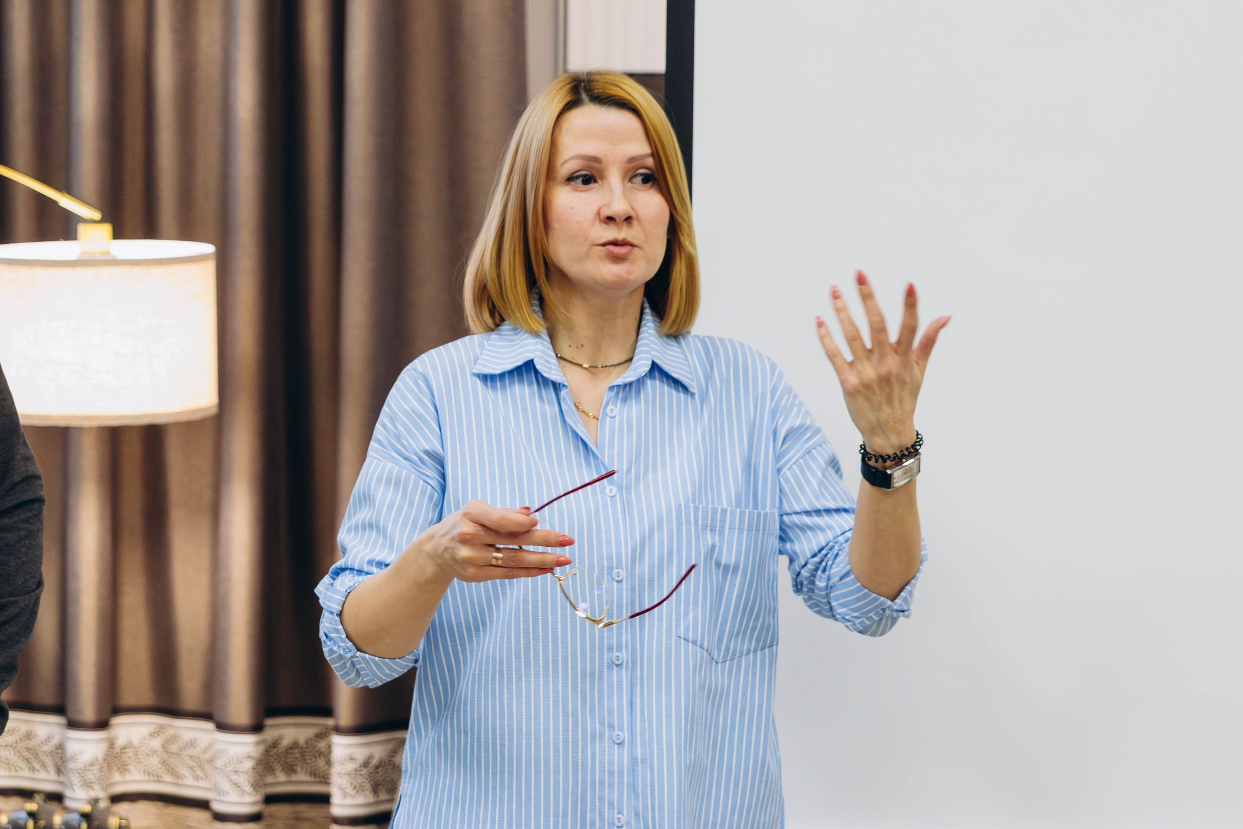 Бизнес встреча во «Всё включено» — Территория интерьерных решений. Репортажный и портретный фотограф в Тольятти