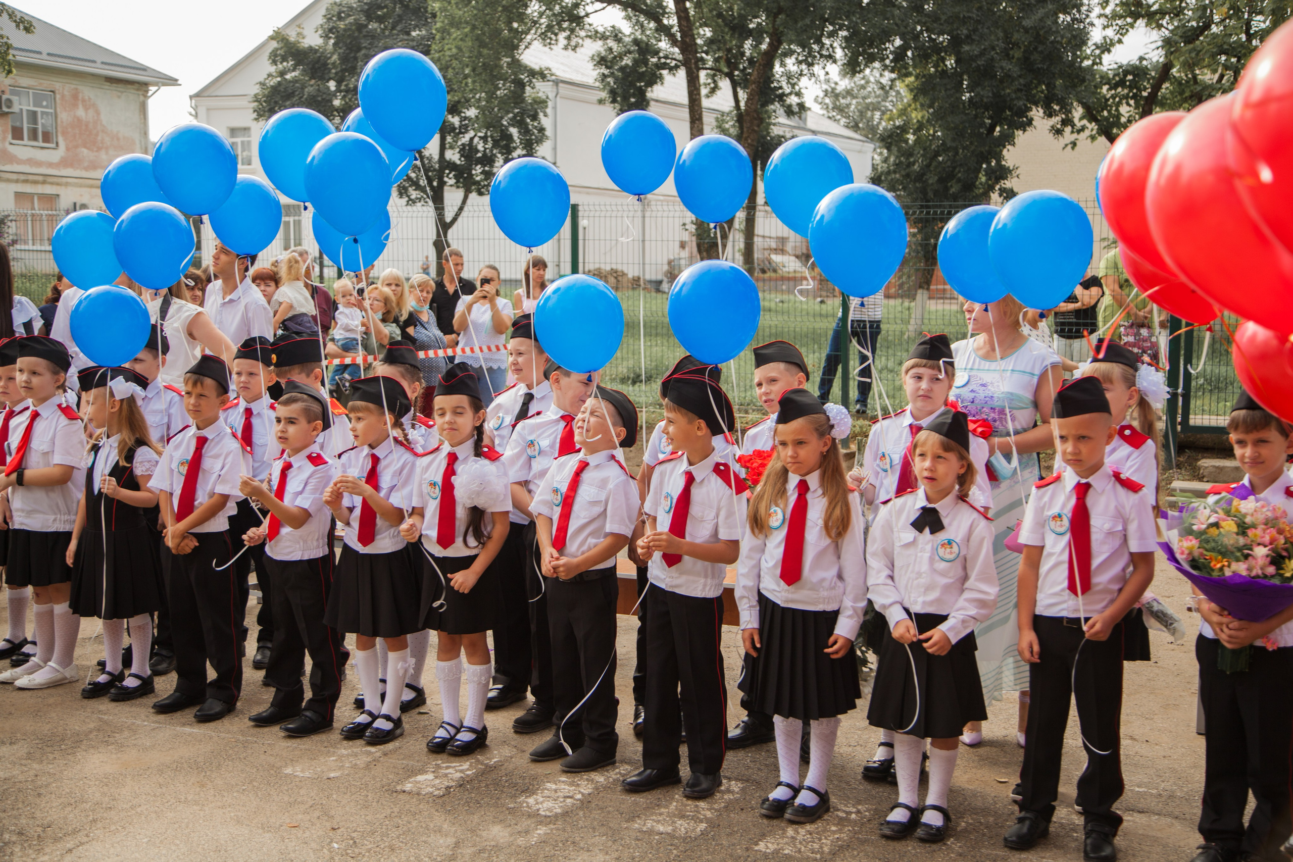 Линейка 1 сентября. Свадебный и семейный фотограф в Армавире