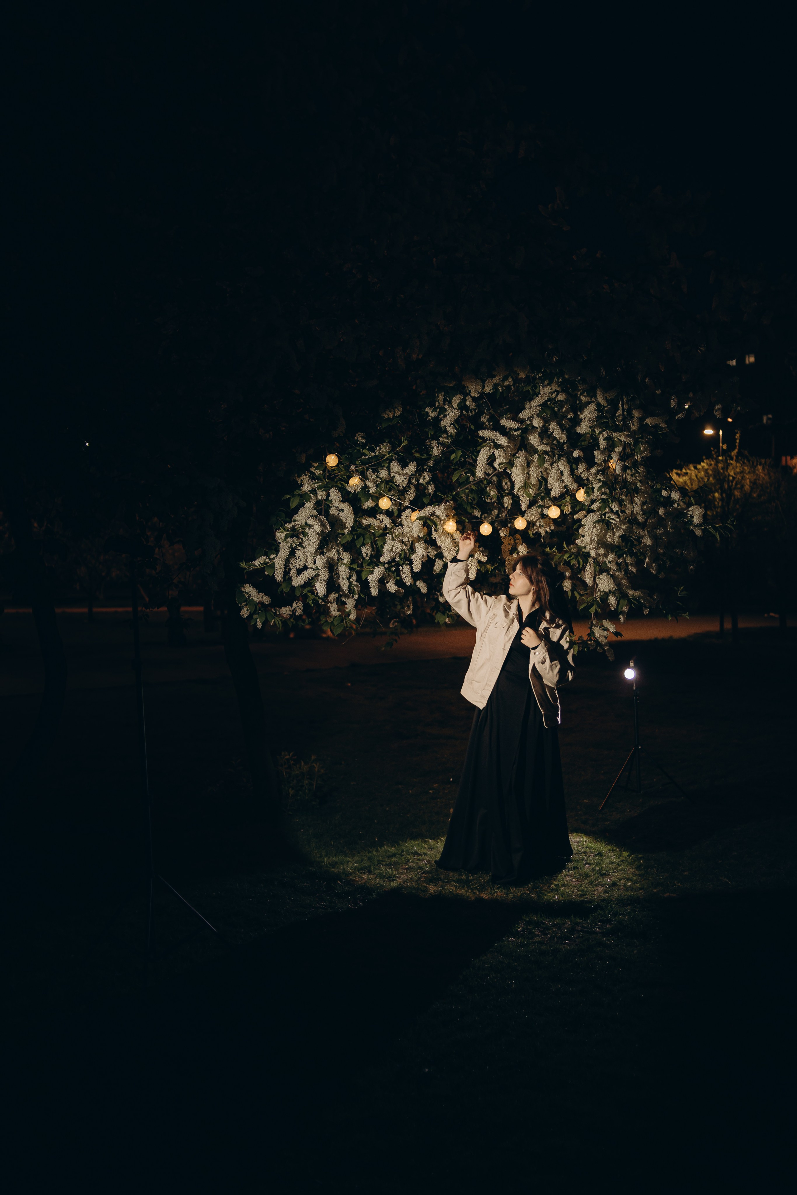 Ангелина. Ночь и цветы. Фотограф Регина Крикунова г. Красноярск