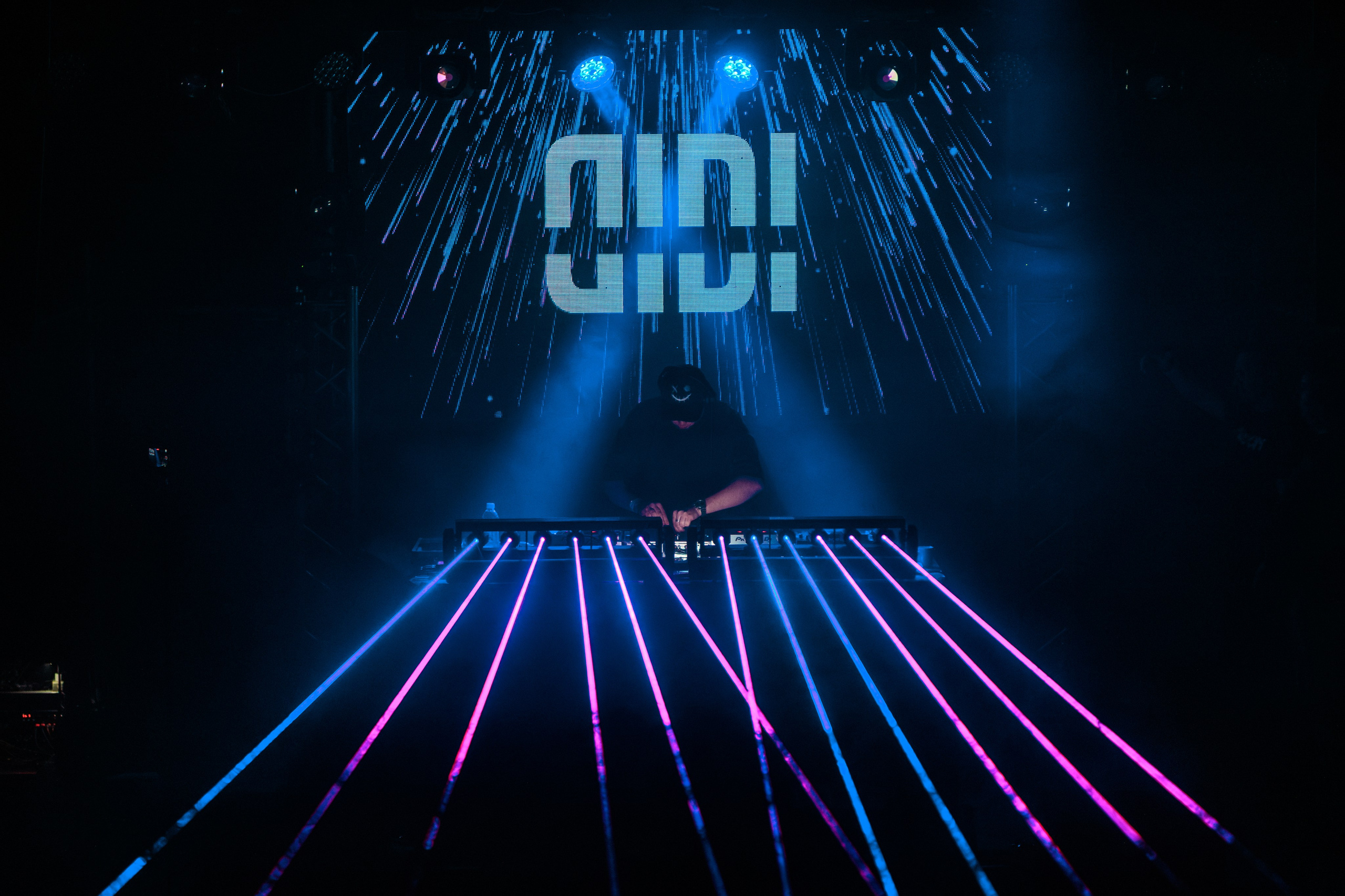 15.02.25 Suanda 450 Evolution. Репортажный фотограф Екатеринбург | Яркий, качественный репортаж | Концерты, клубы, репортаж, праздники, корпоративы