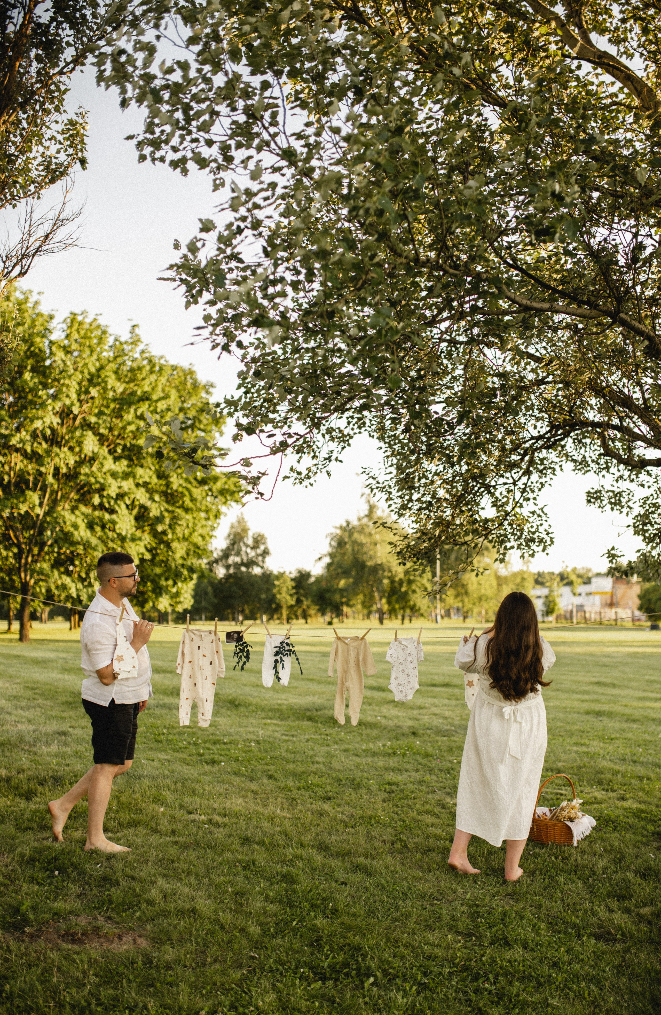 Фотосессия беременности на природе в парке Москвы. Семейная фотосессия Бутово Москва фотограф Алина Морщагина