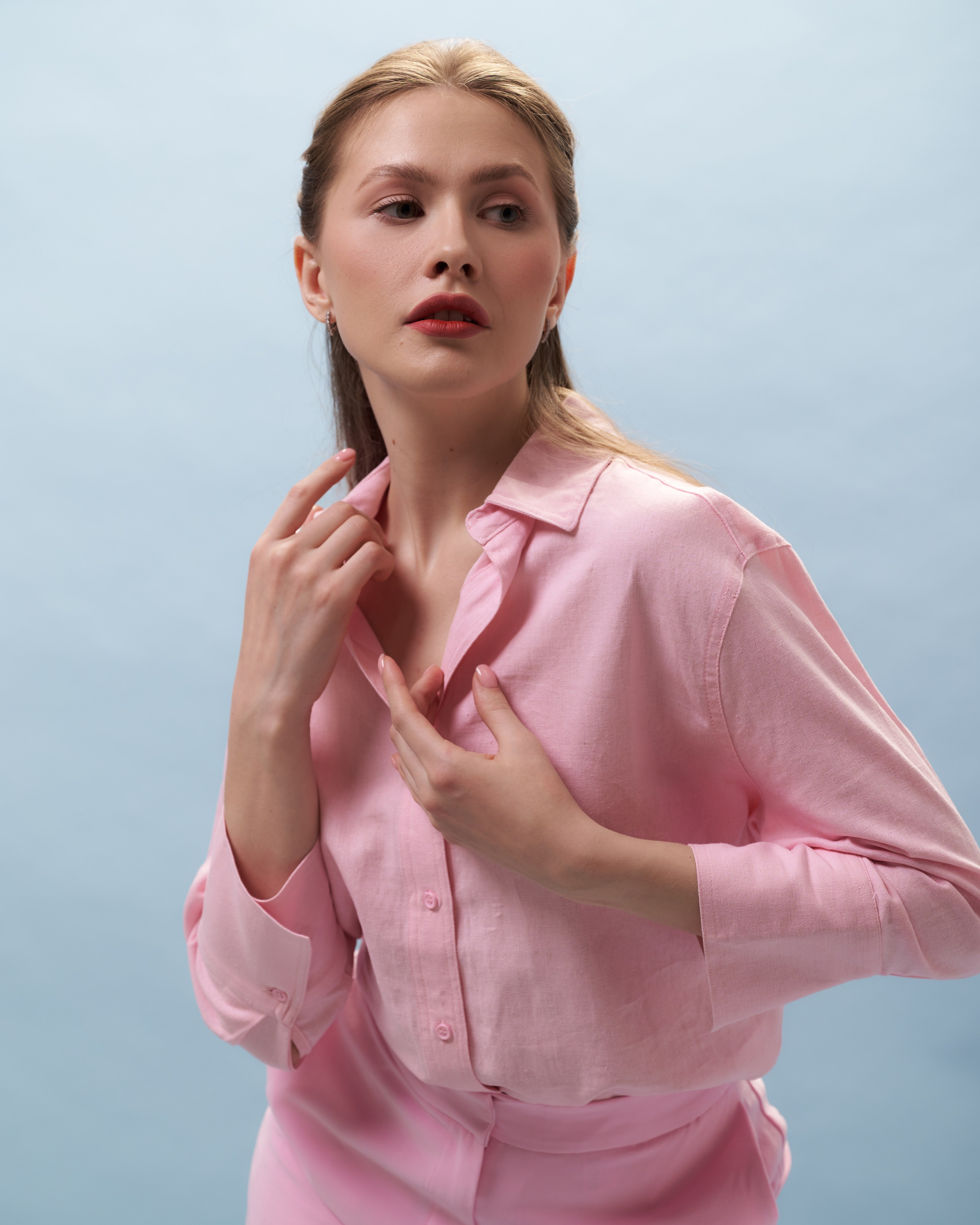 Костюм на цветном фоне. Фотограф в Санкт-Петербурге Виталий Кедов