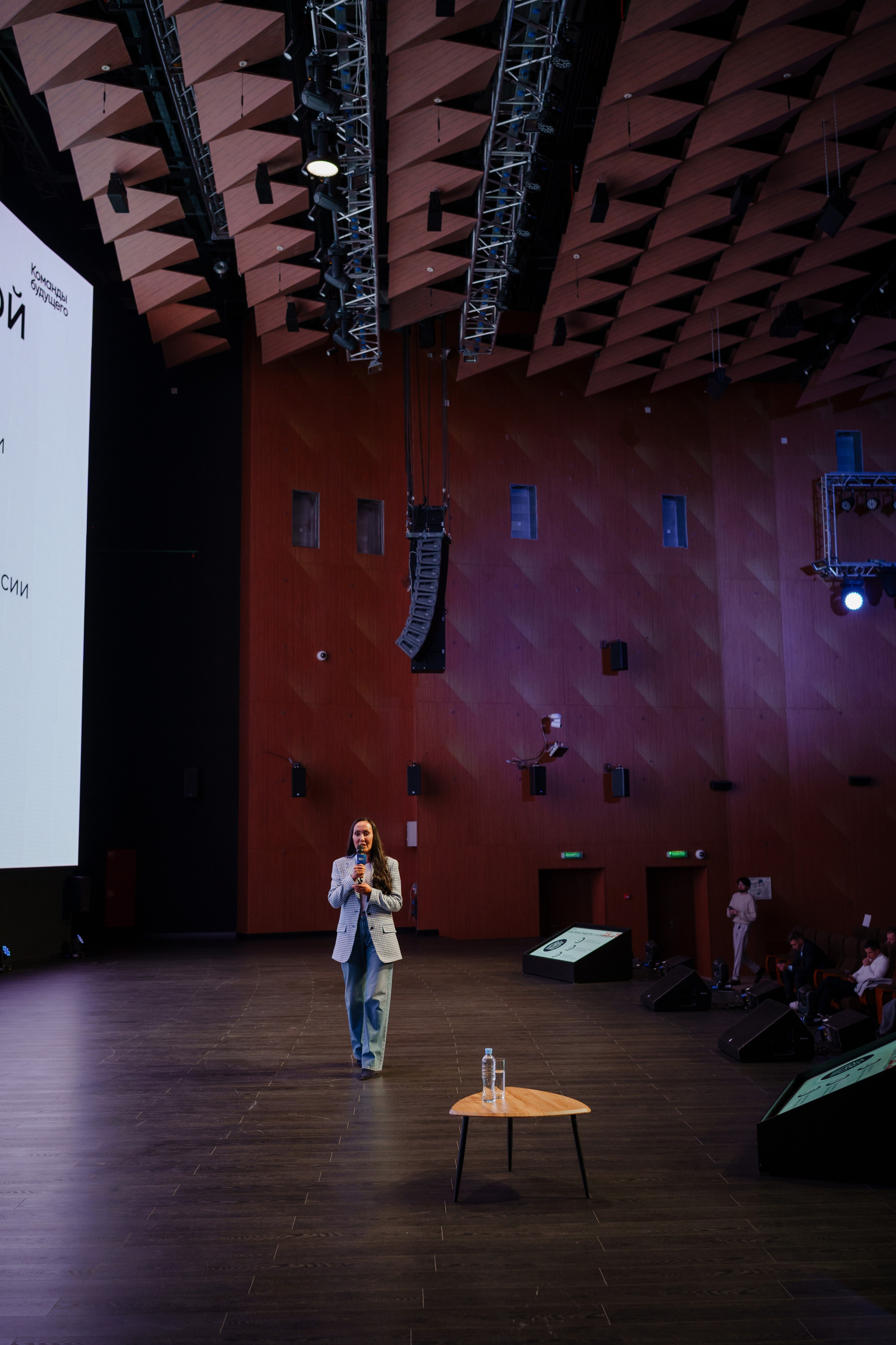 Репортажный фотограф на конференцию в Москве. Репортажный фотограф в Москве Саша Дружинина