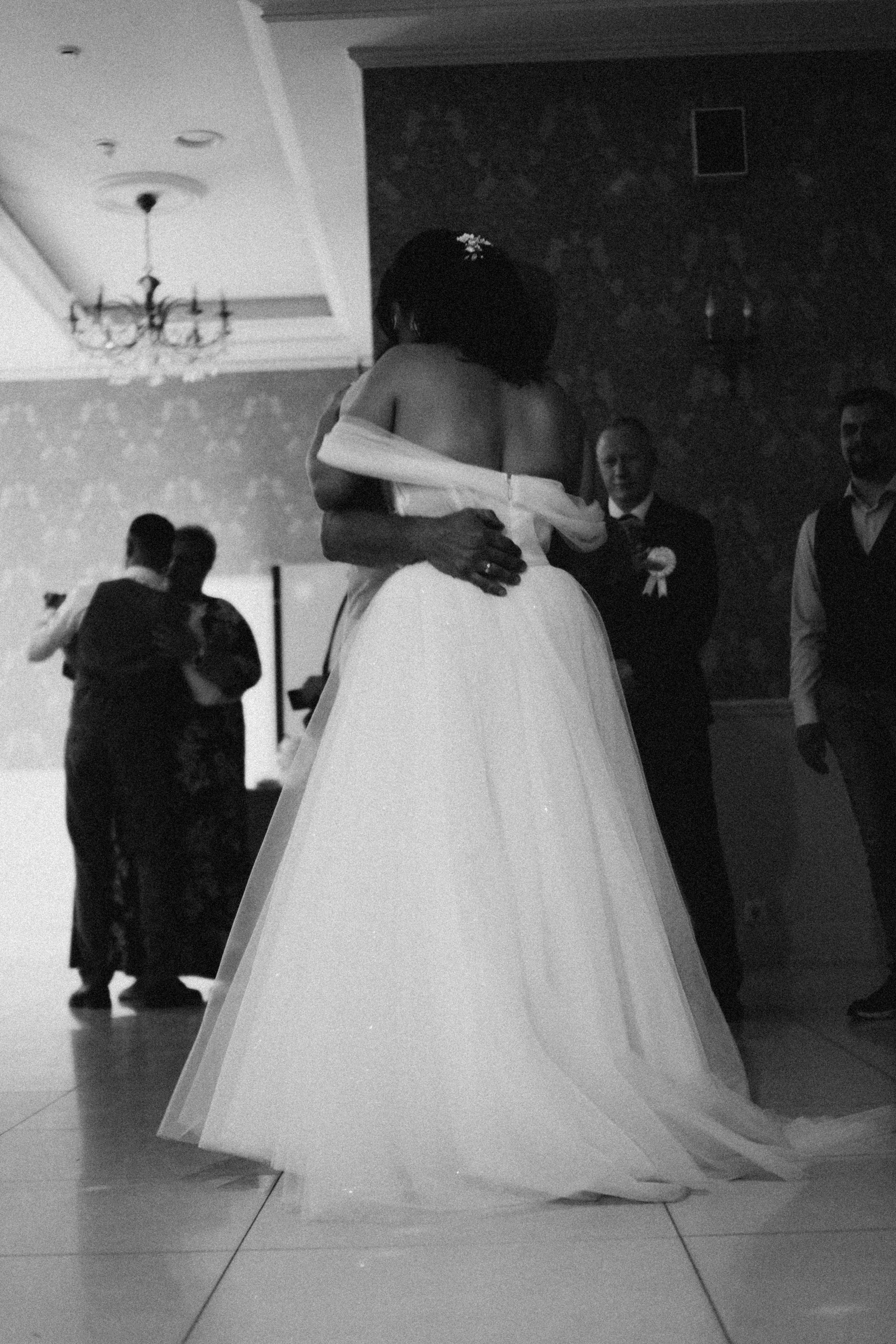 ТАНЕЦ ОТЦА И ДОЧЕРИ НА БАНКЕТЕ (СВАДЕБНАЯ ФОТОСЕСИИЯ БАНКЕТА). Профессиональный фотограф, Санкт-Петербург — Виктория Богомолова